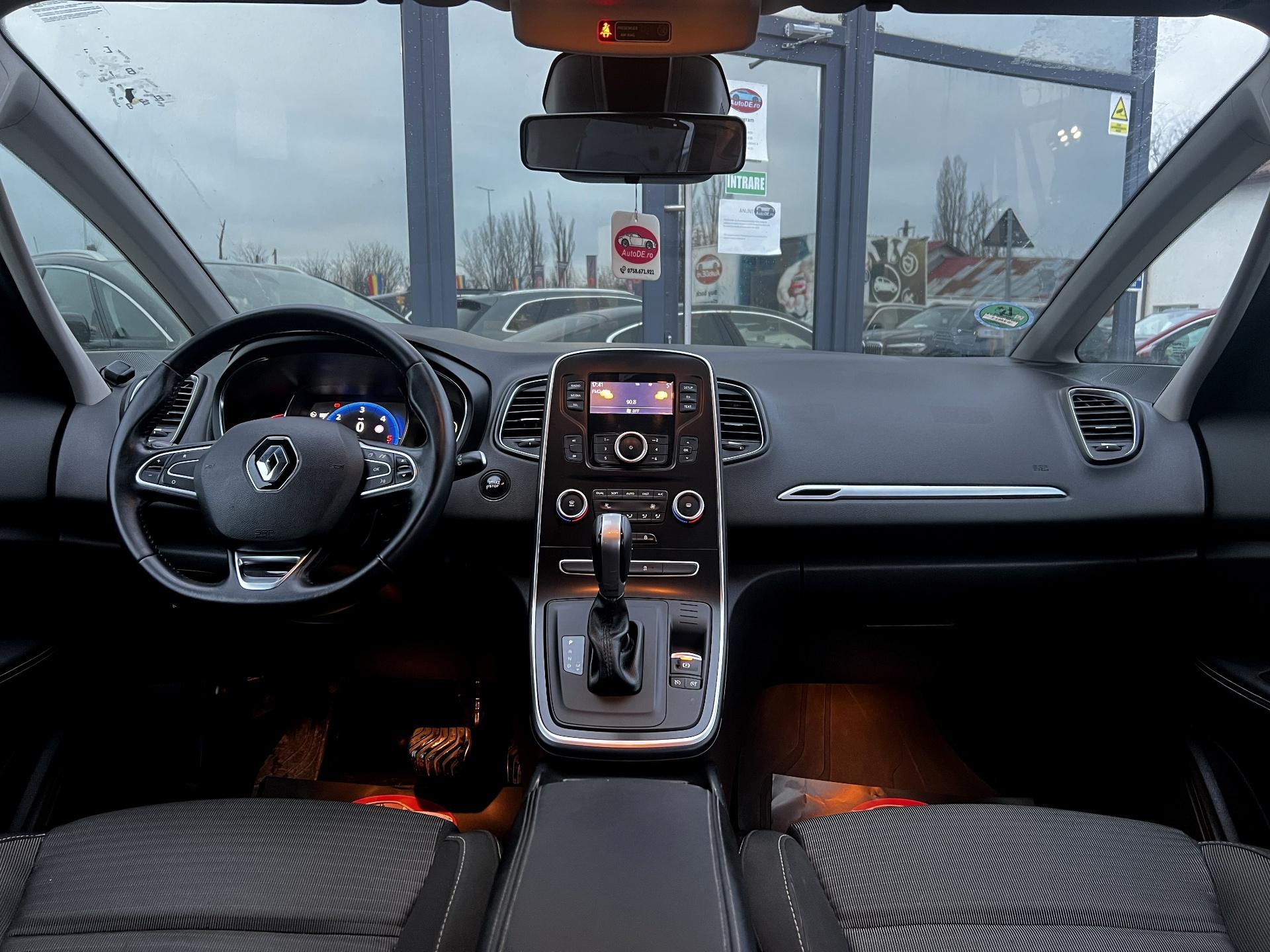 Renault-Scenic