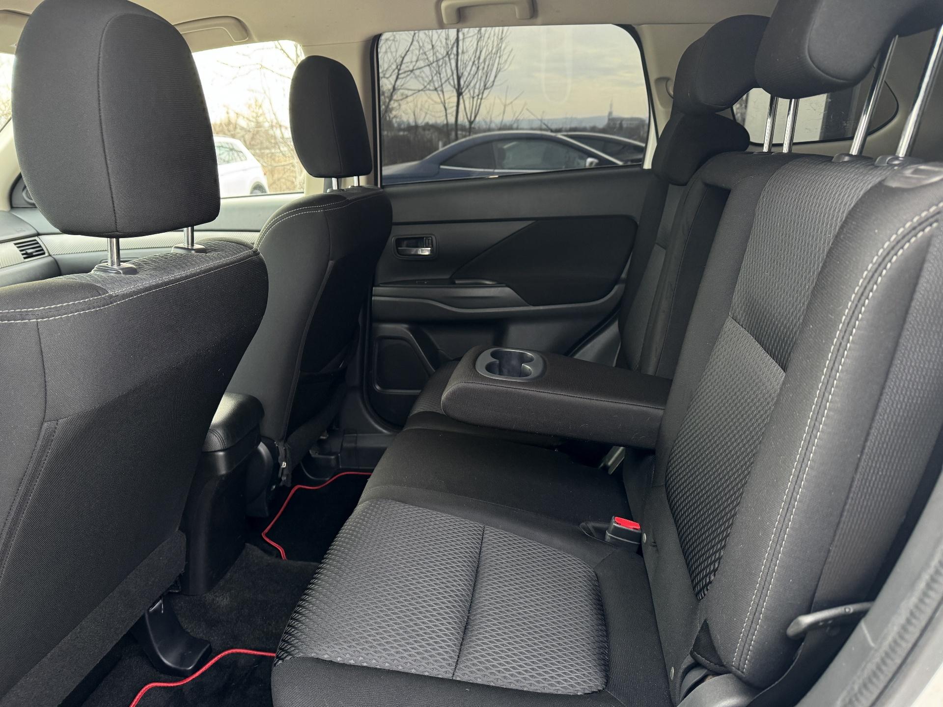 Mitsubishi-Outlander