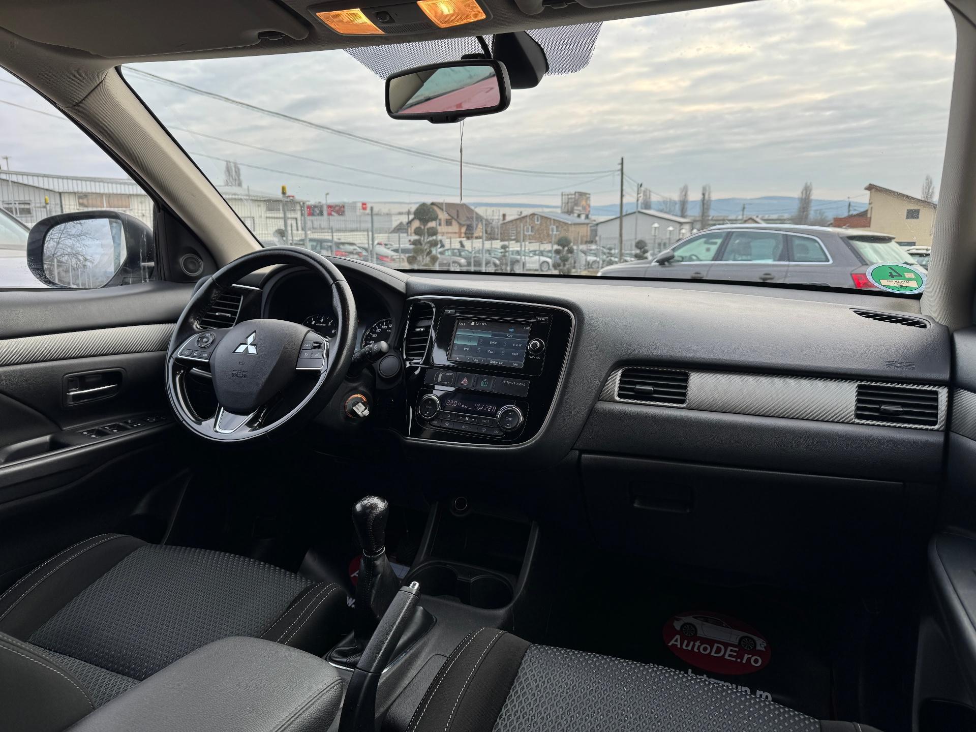 Mitsubishi-Outlander