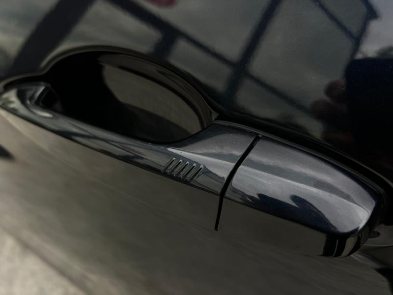 Car Thumb