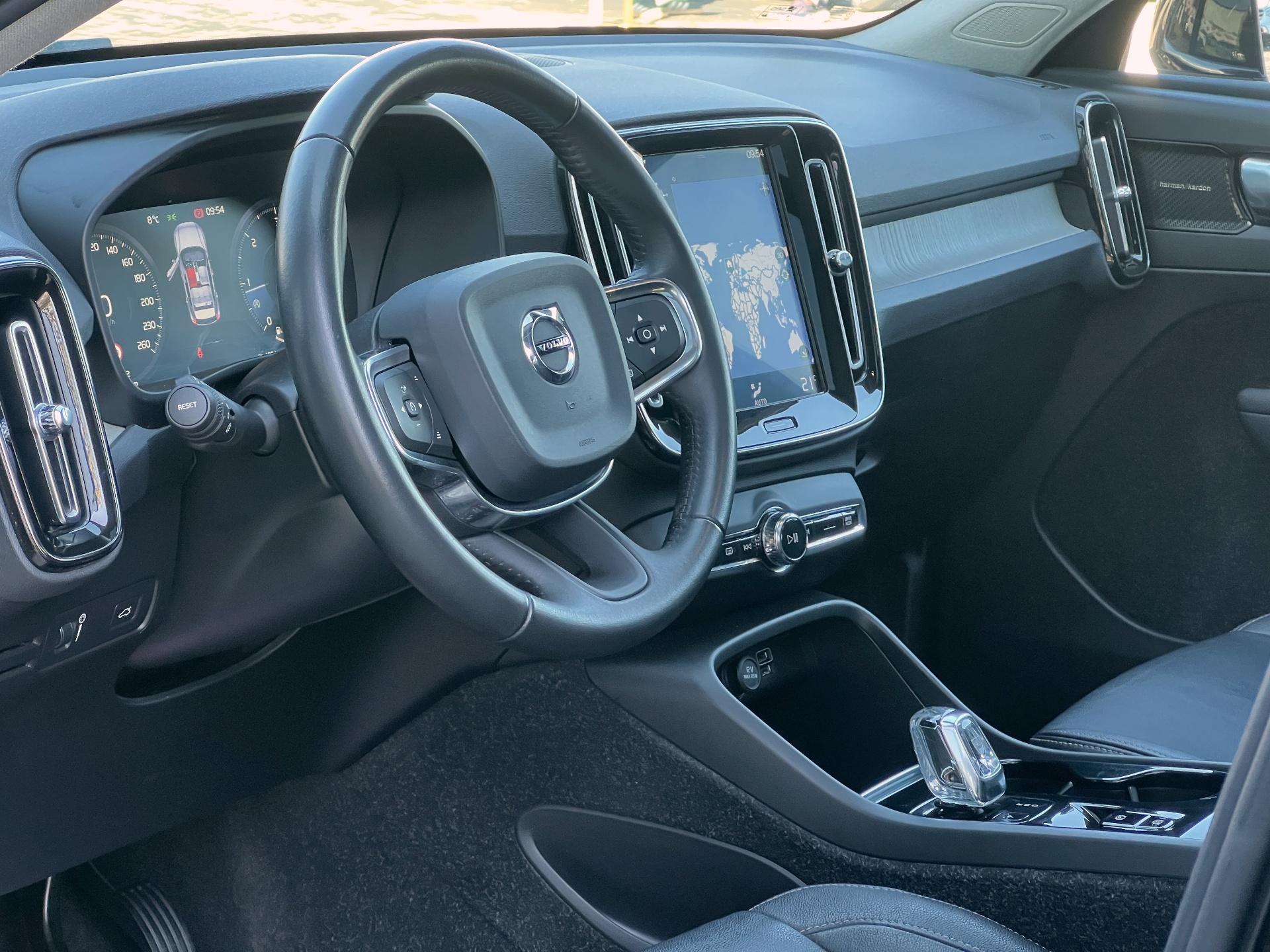 Volvo-XC 40