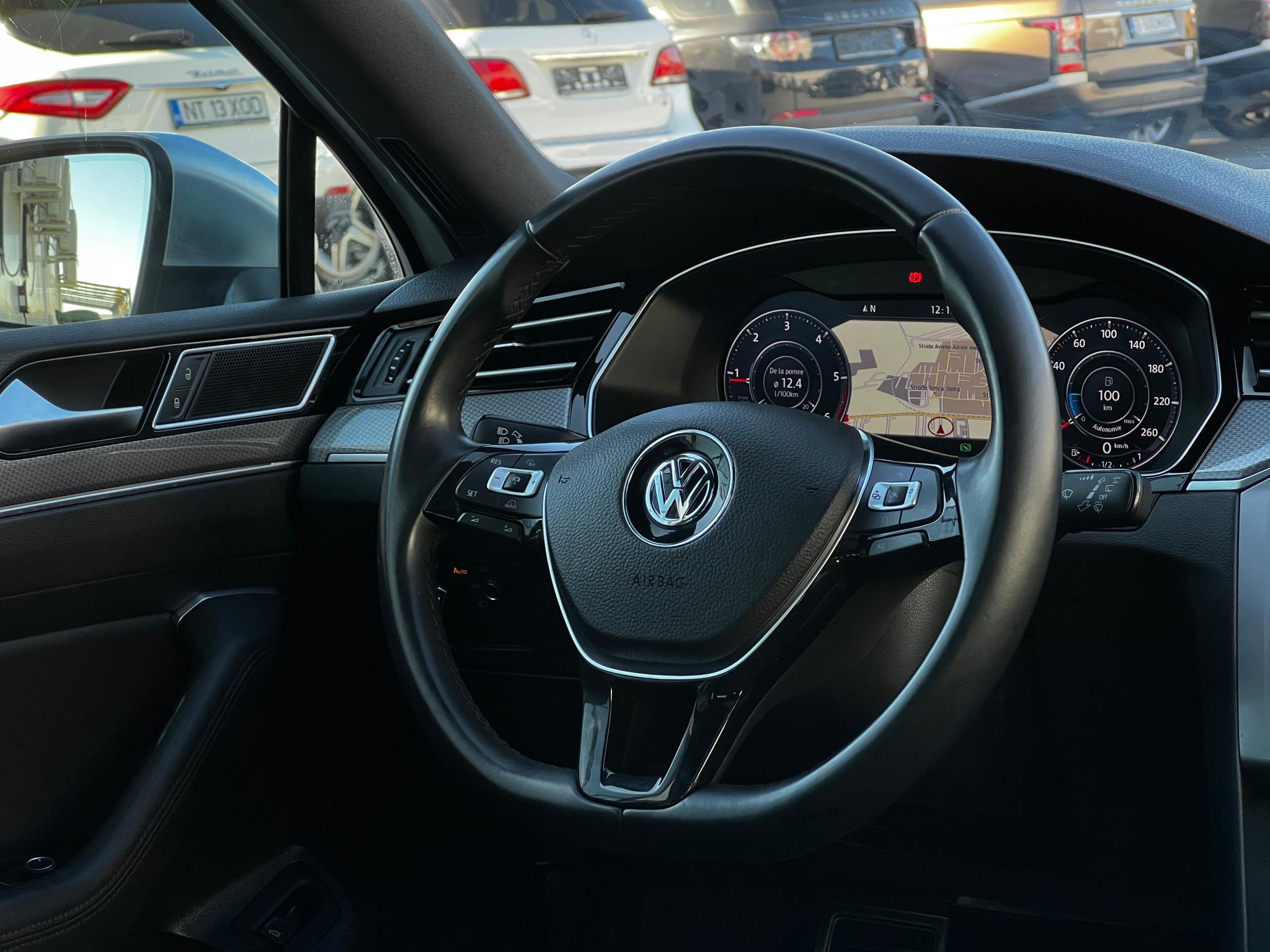 Volkswagen-Passat Alltrack