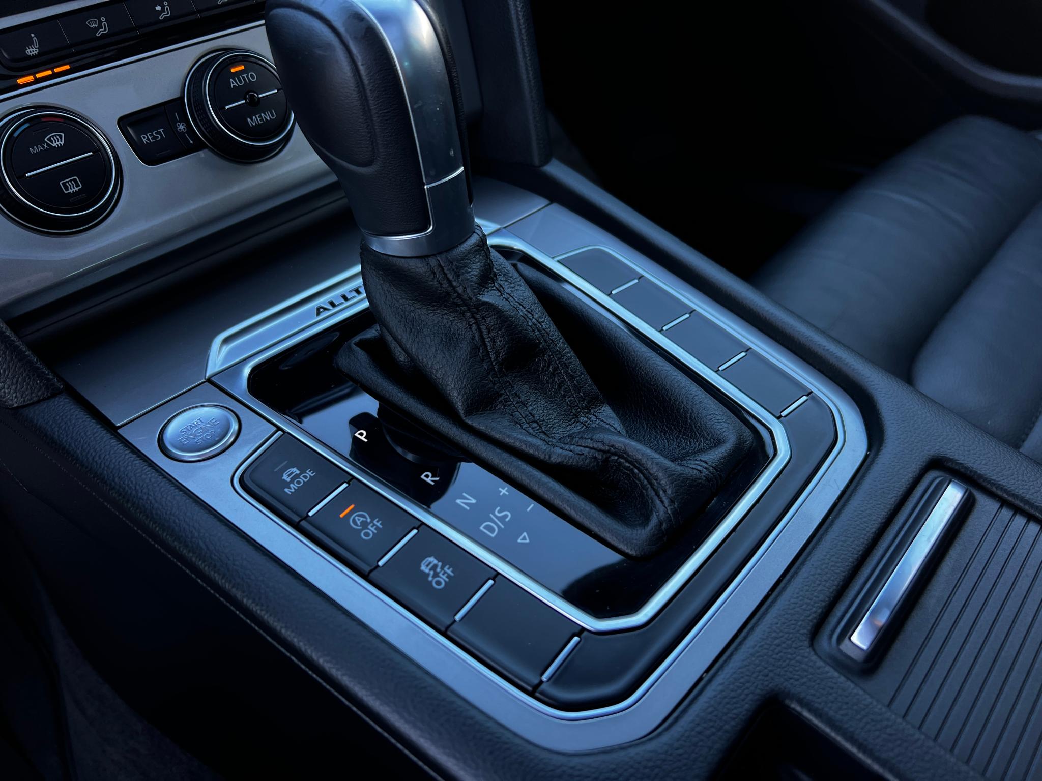 Volkswagen-Passat Alltrack