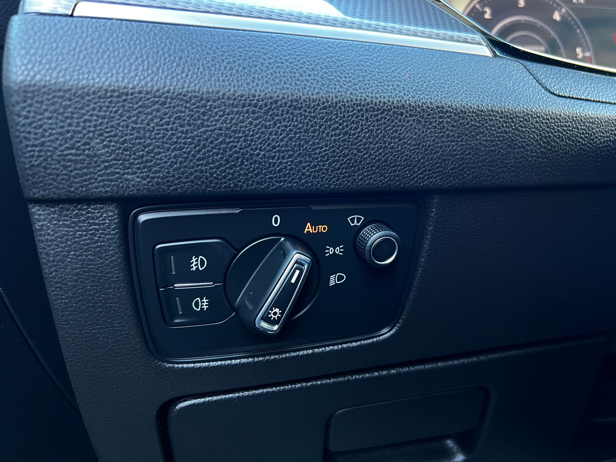 Volkswagen-Passat Alltrack