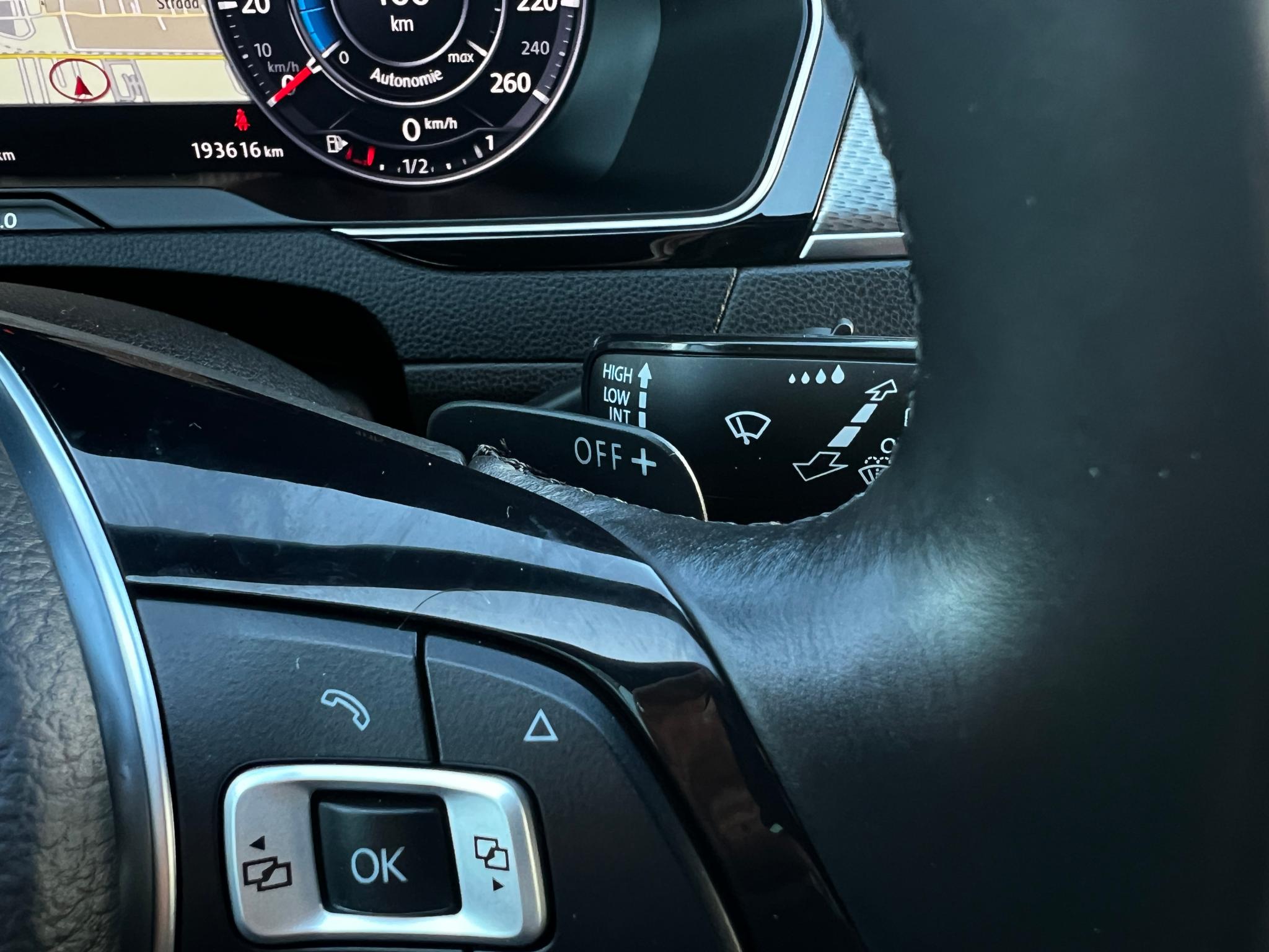 Volkswagen-Passat Alltrack