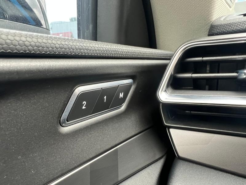 Car Thumb