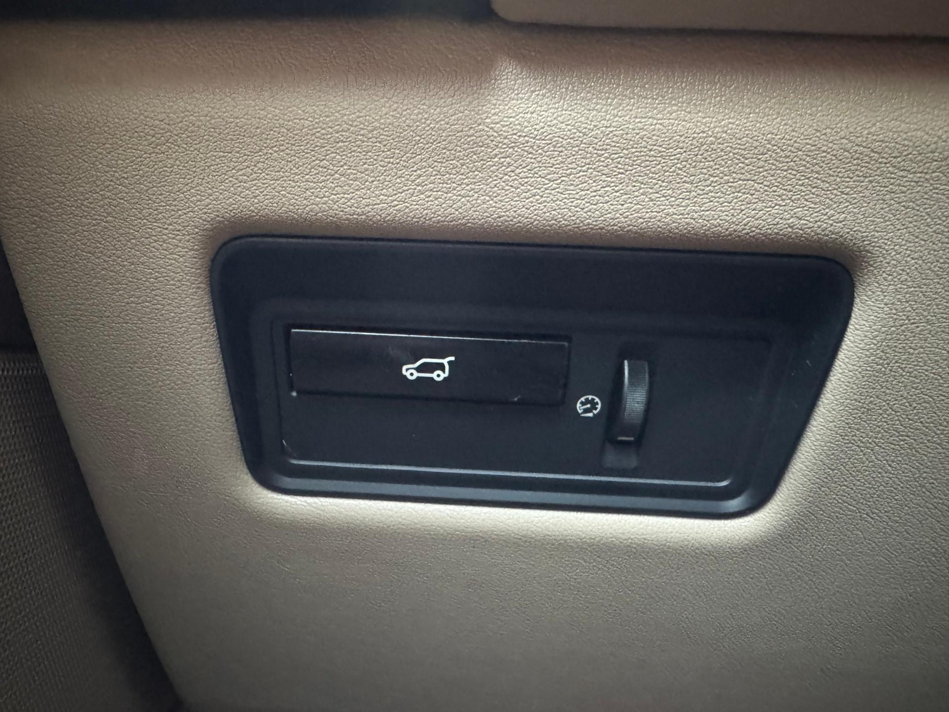 Land Rover-Range Rover Vogue