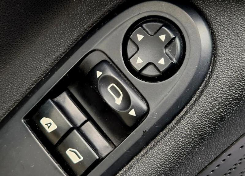 Car Thumb