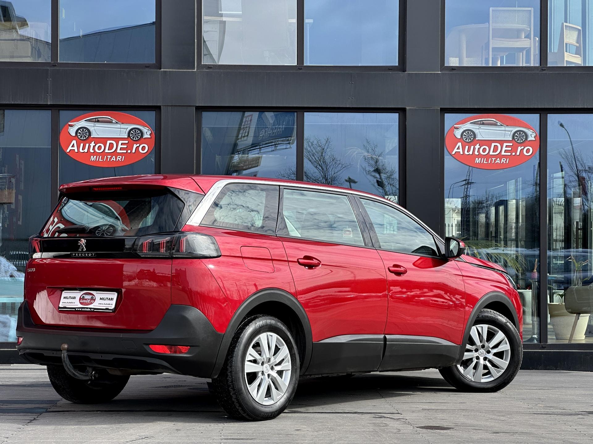 Peugeot-5008