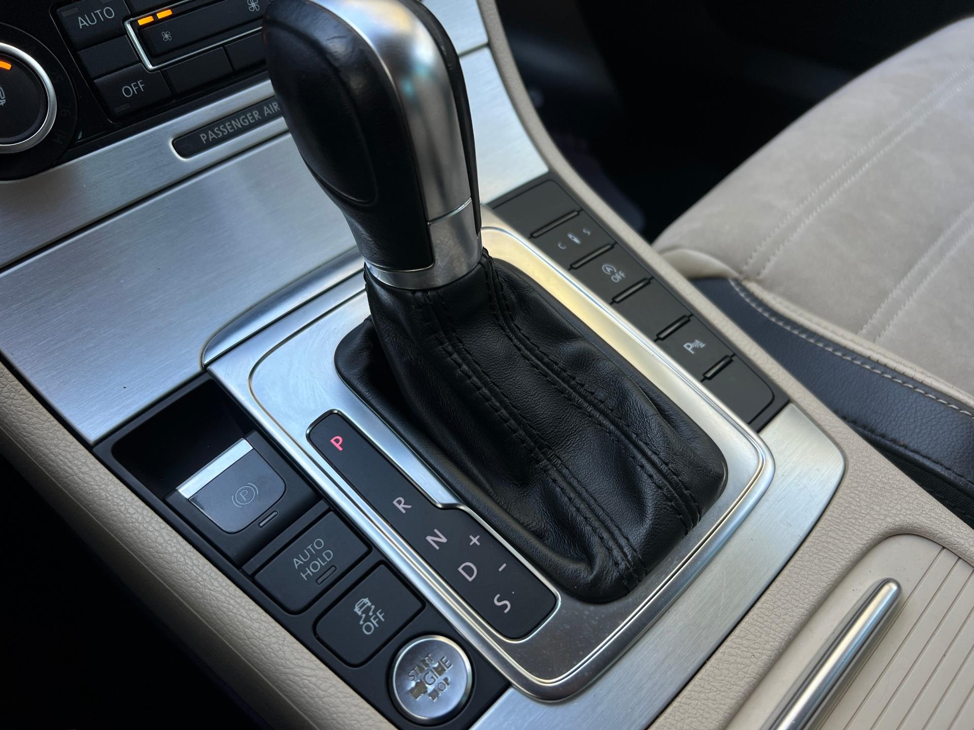 Volkswagen-Passat CC