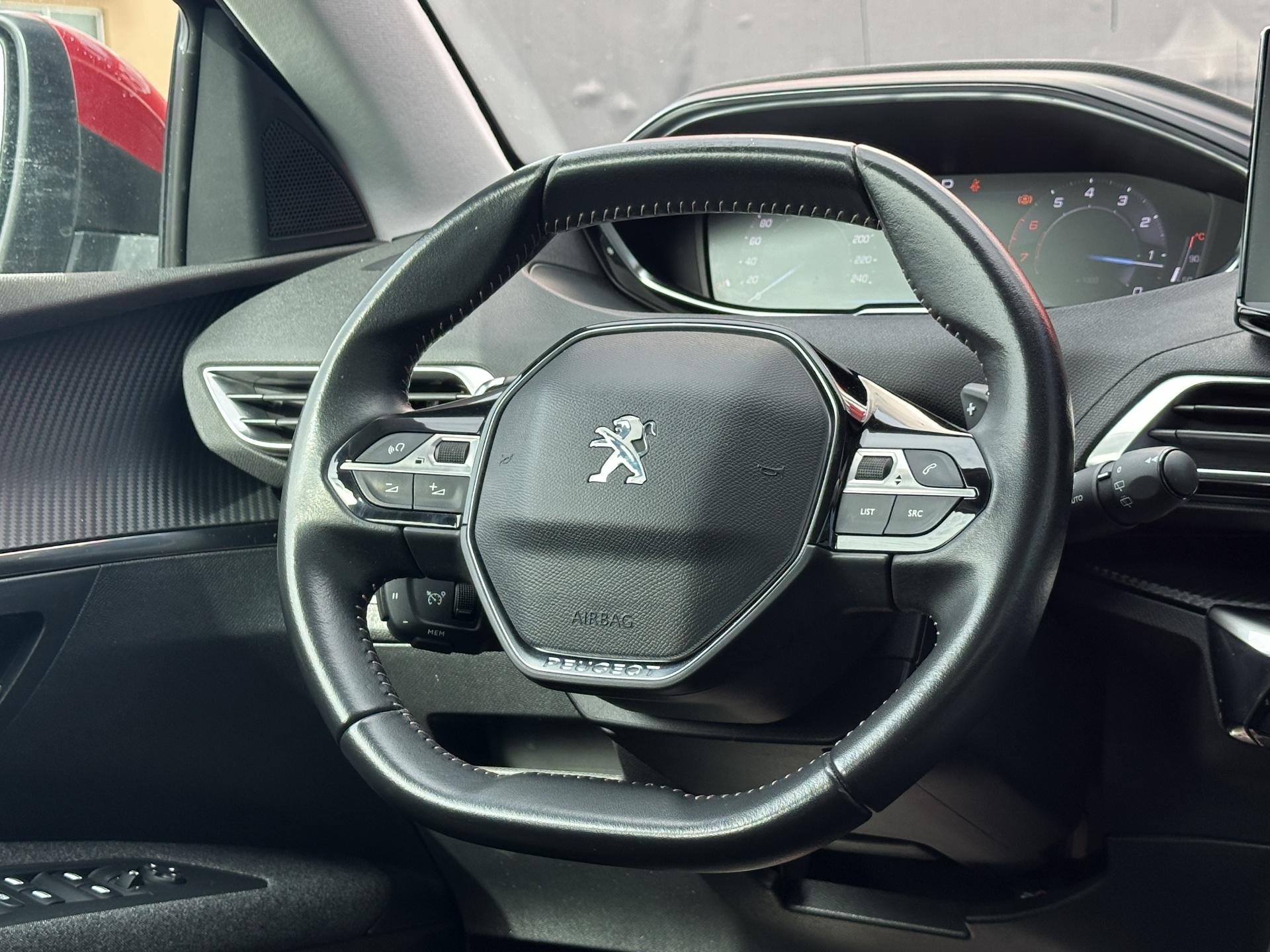 Peugeot-5008
