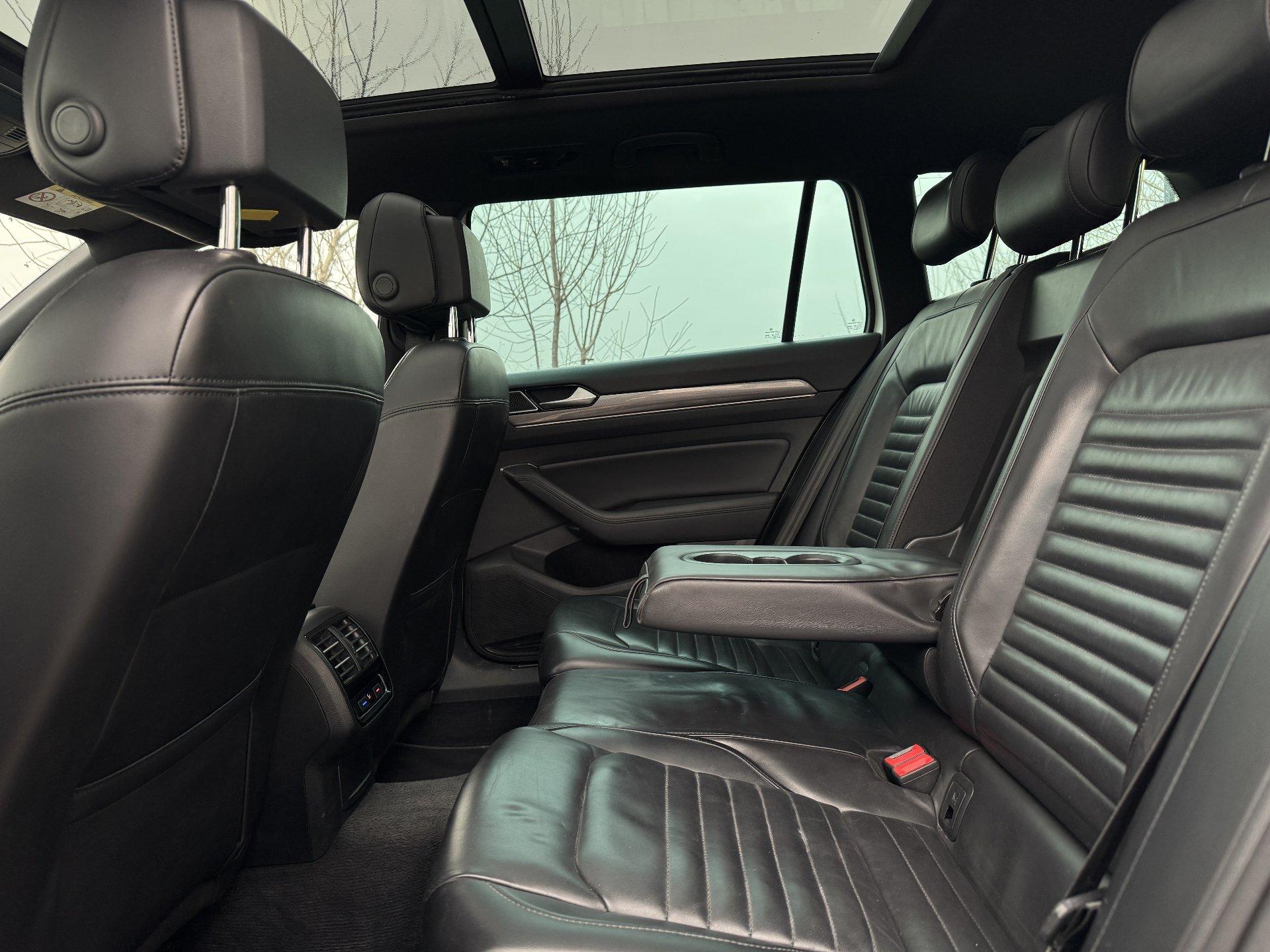 Volkswagen-Passat Alltrack