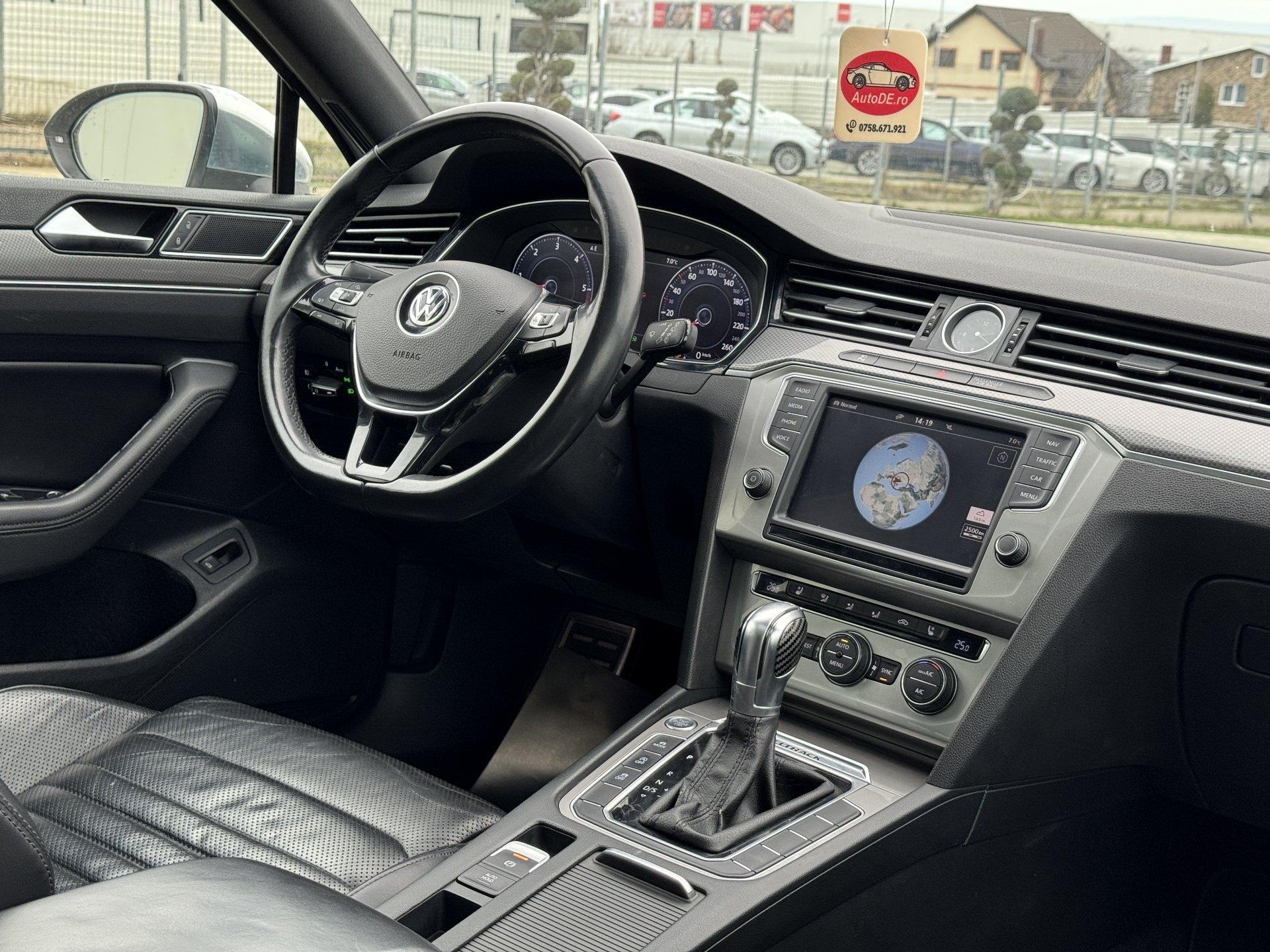 Volkswagen-Passat Alltrack