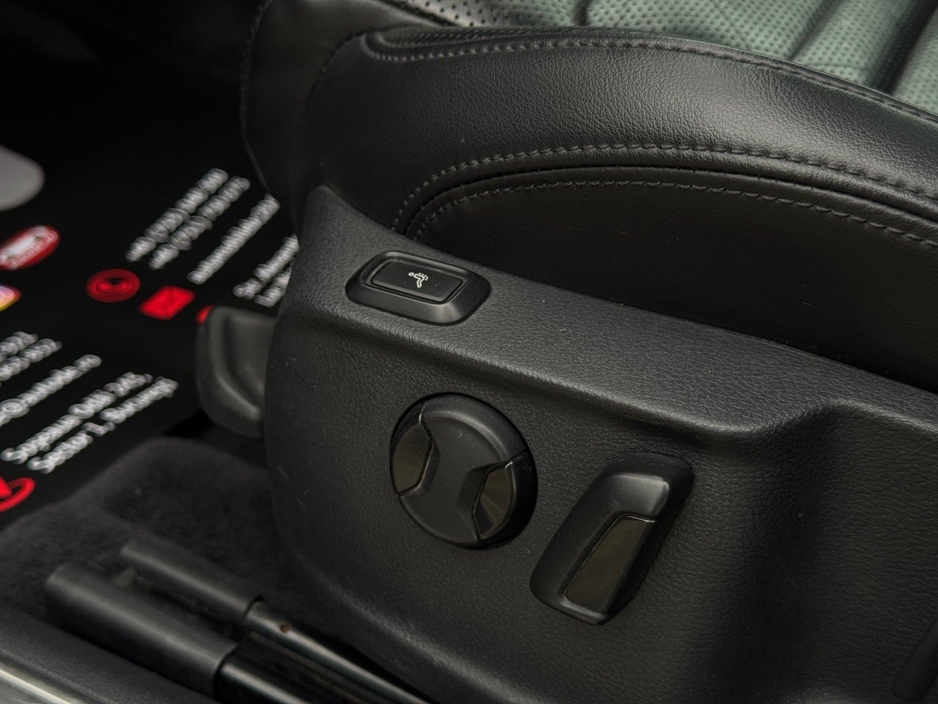 Volkswagen-Passat Alltrack