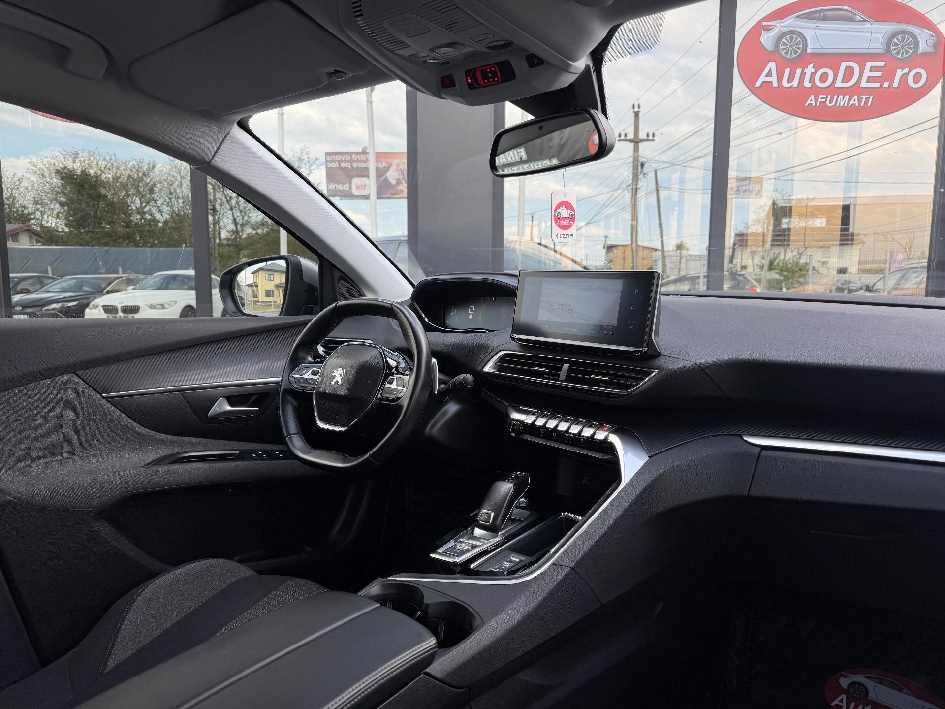 Peugeot-5008