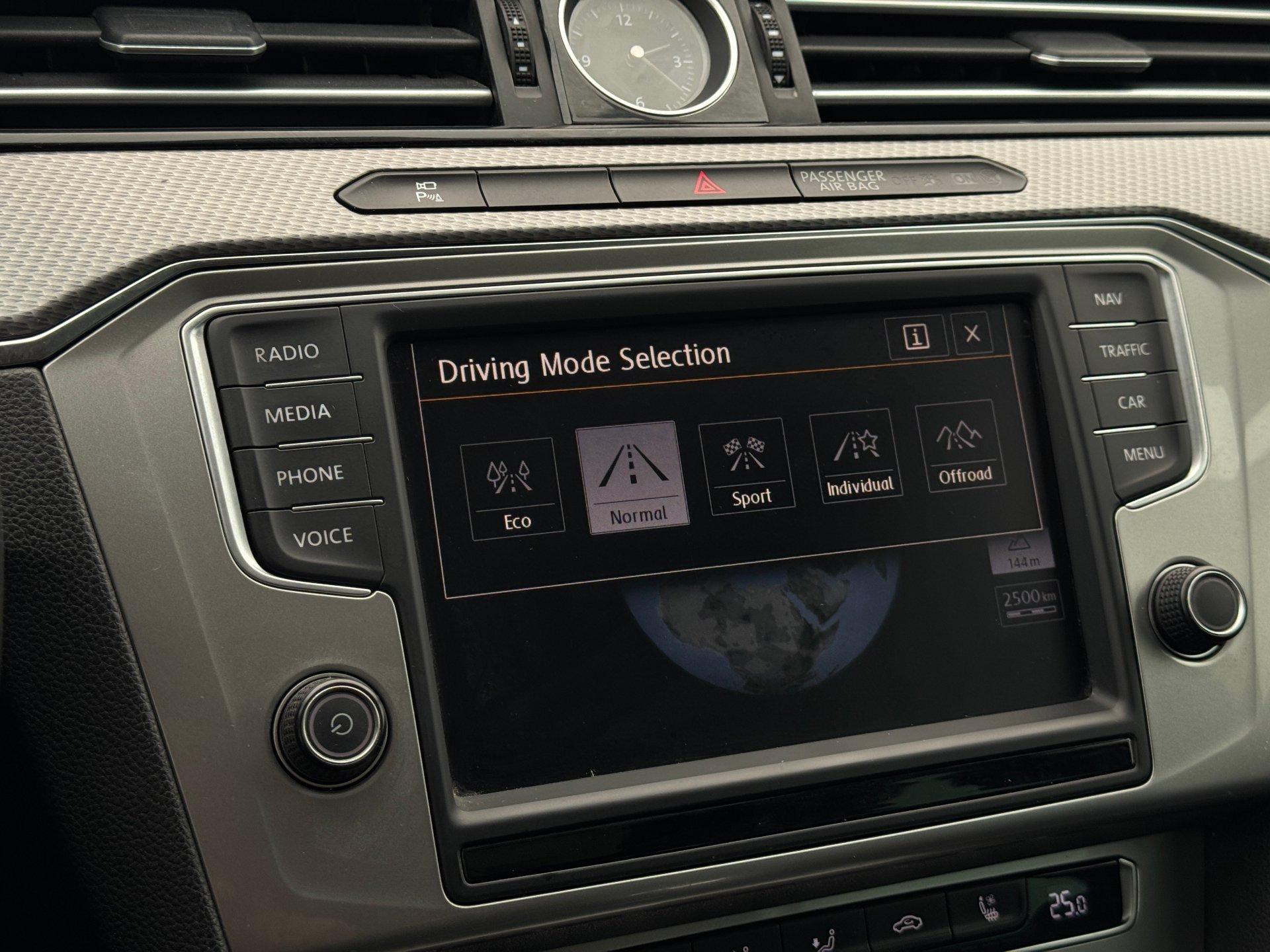 Volkswagen-Passat Alltrack