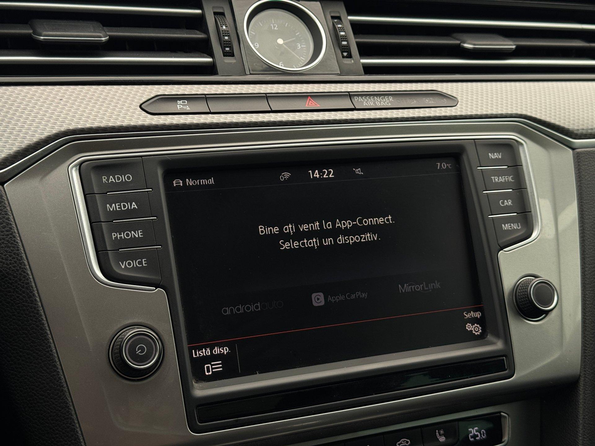 Volkswagen-Passat Alltrack