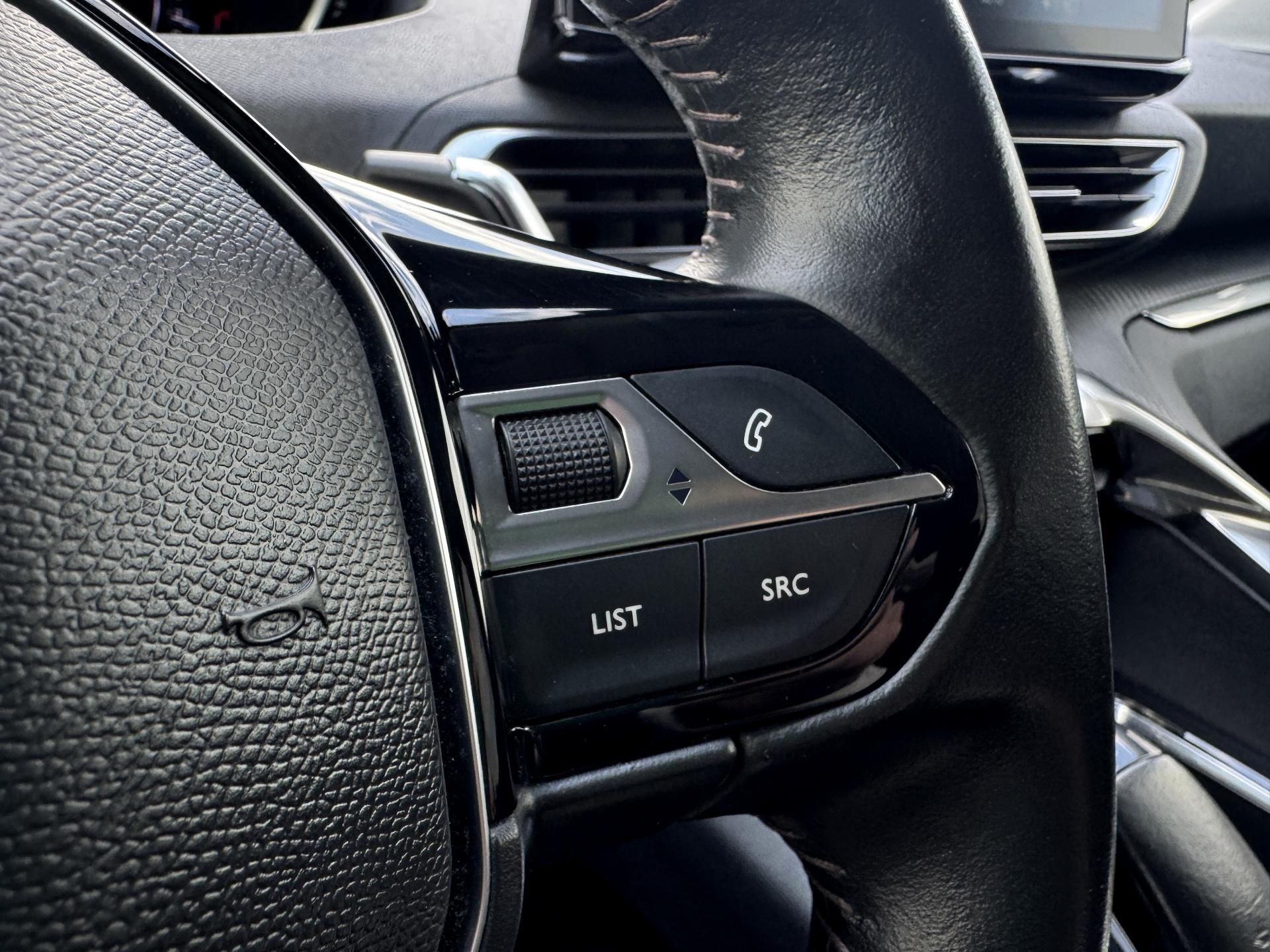 Peugeot-5008