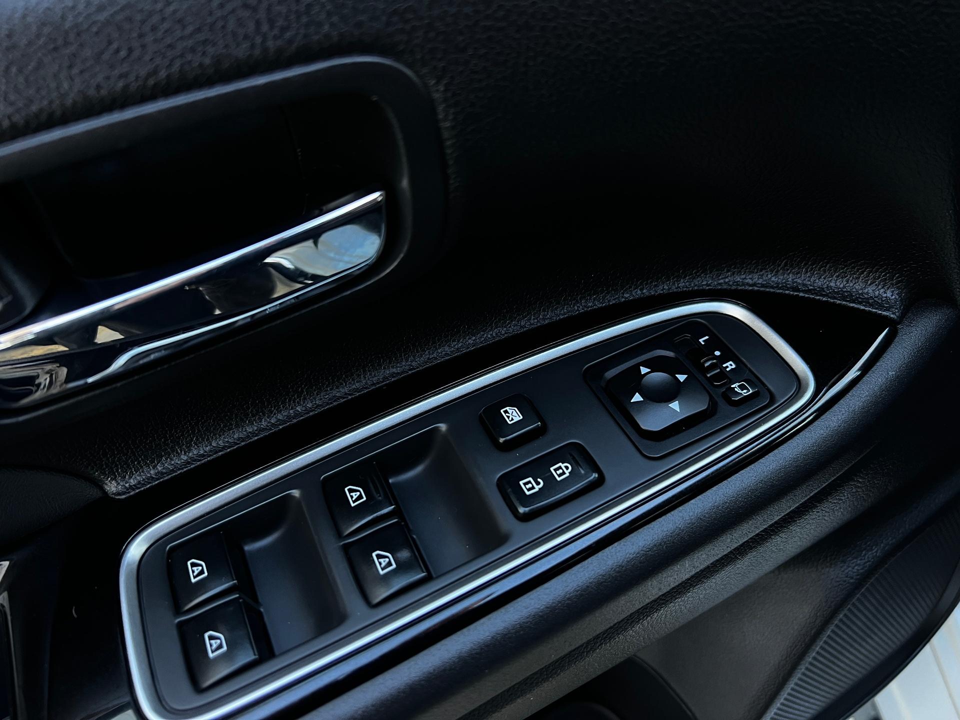 Mitsubishi-Outlander