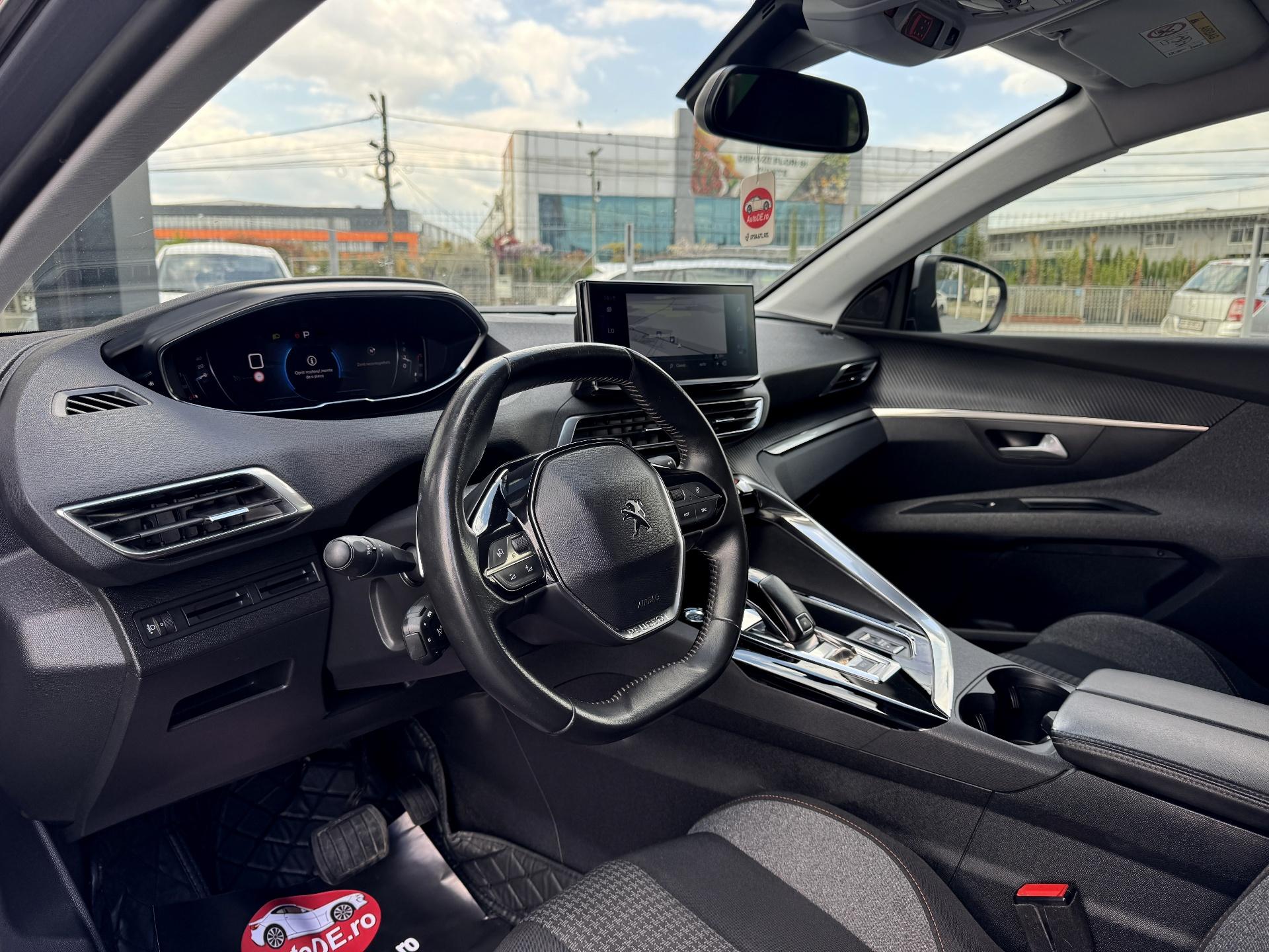 Peugeot-5008