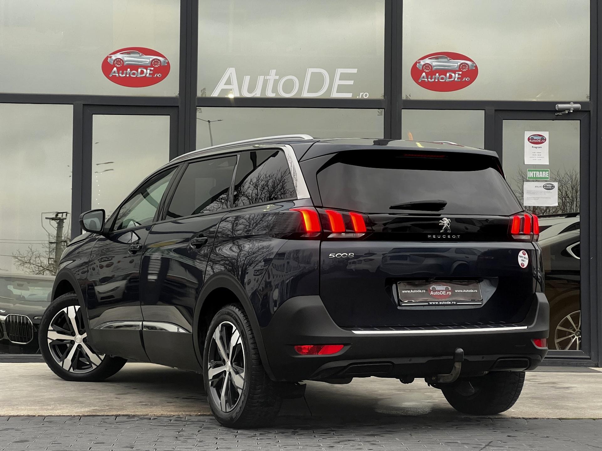 Peugeot-5008
