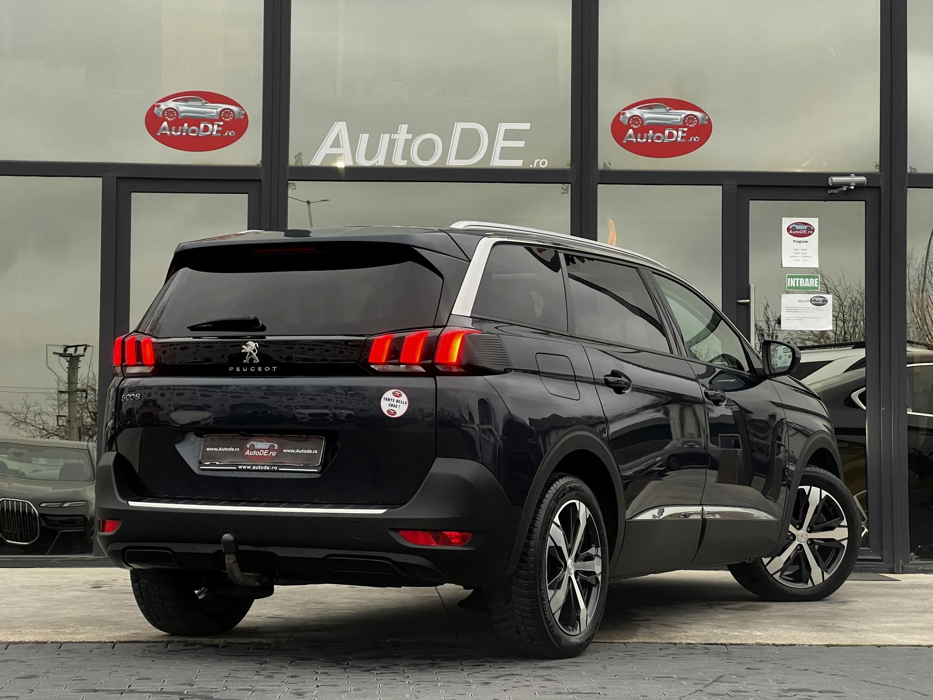 Peugeot-5008