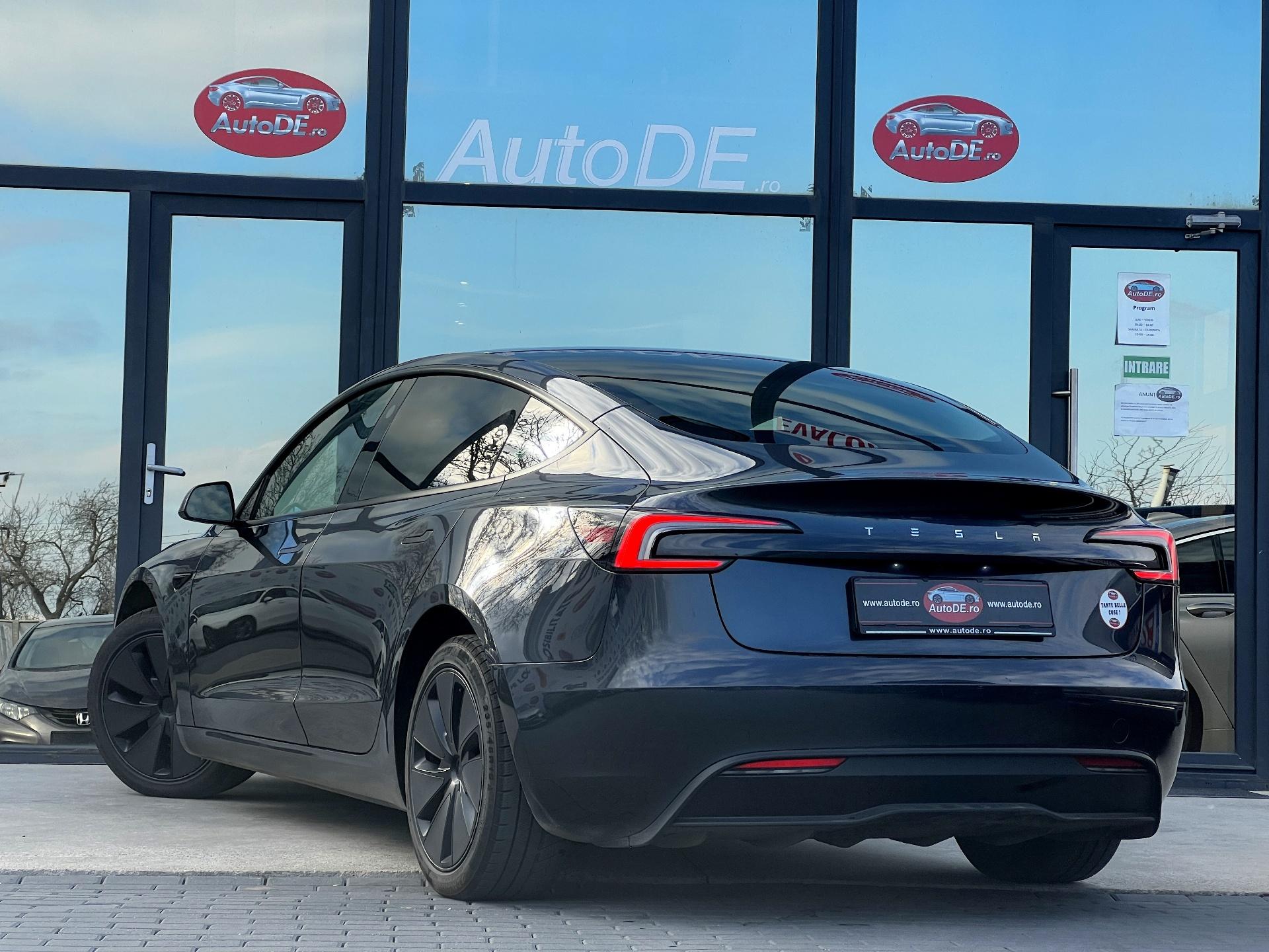 Tesla-Model 3