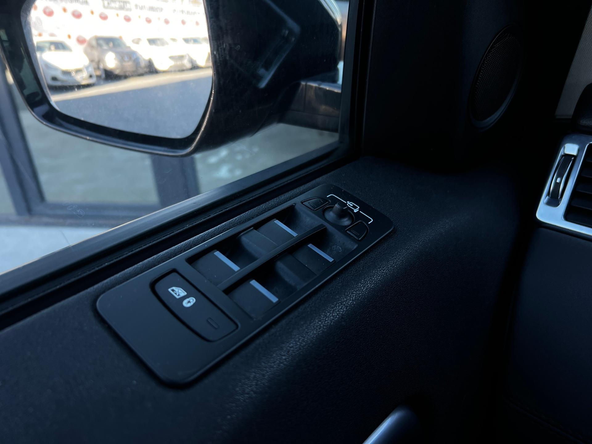 Land Rover-Discovery Sport