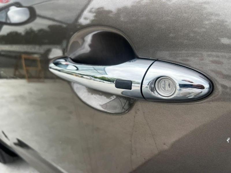 Car Thumb