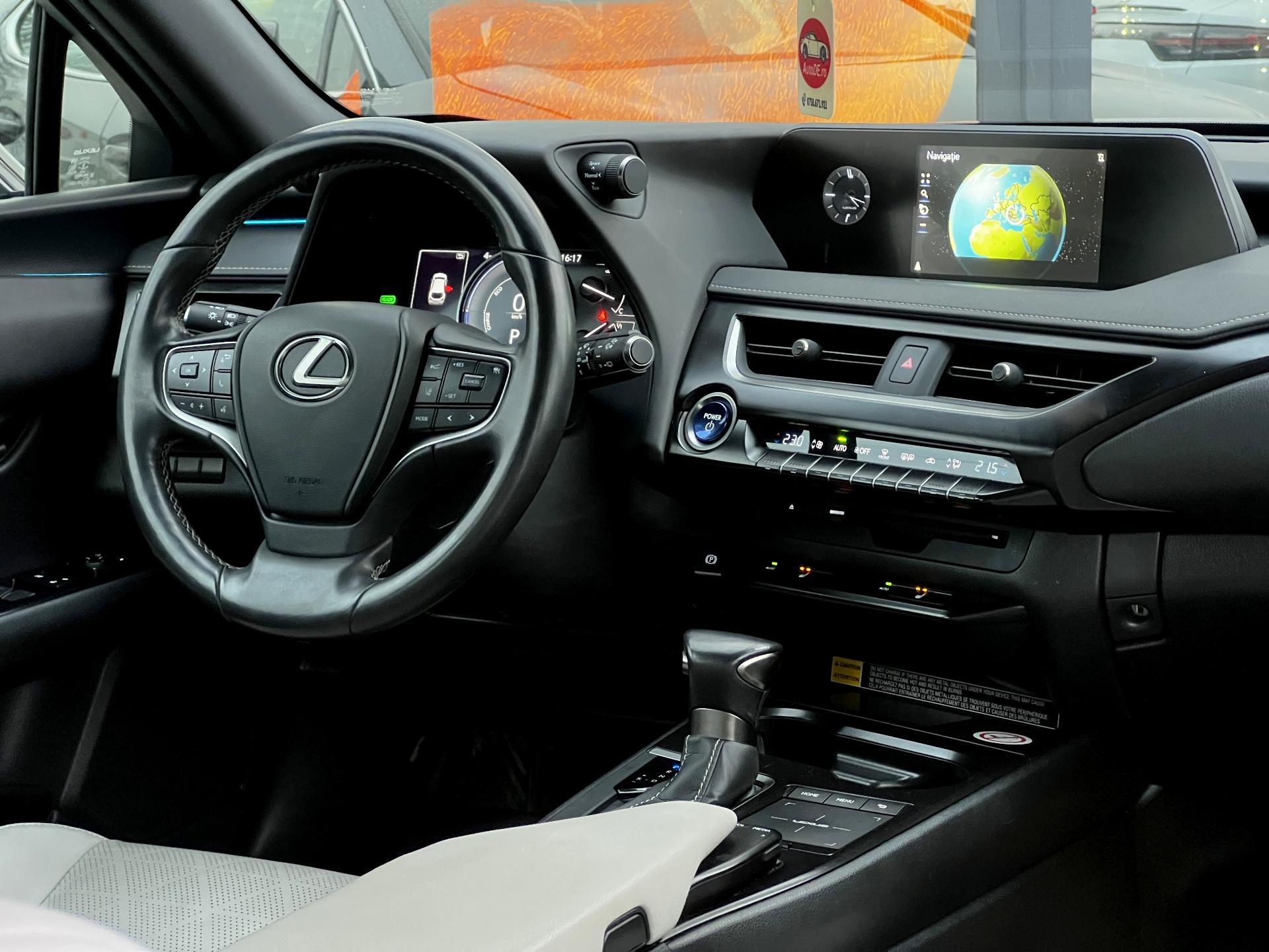 Lexus-UX