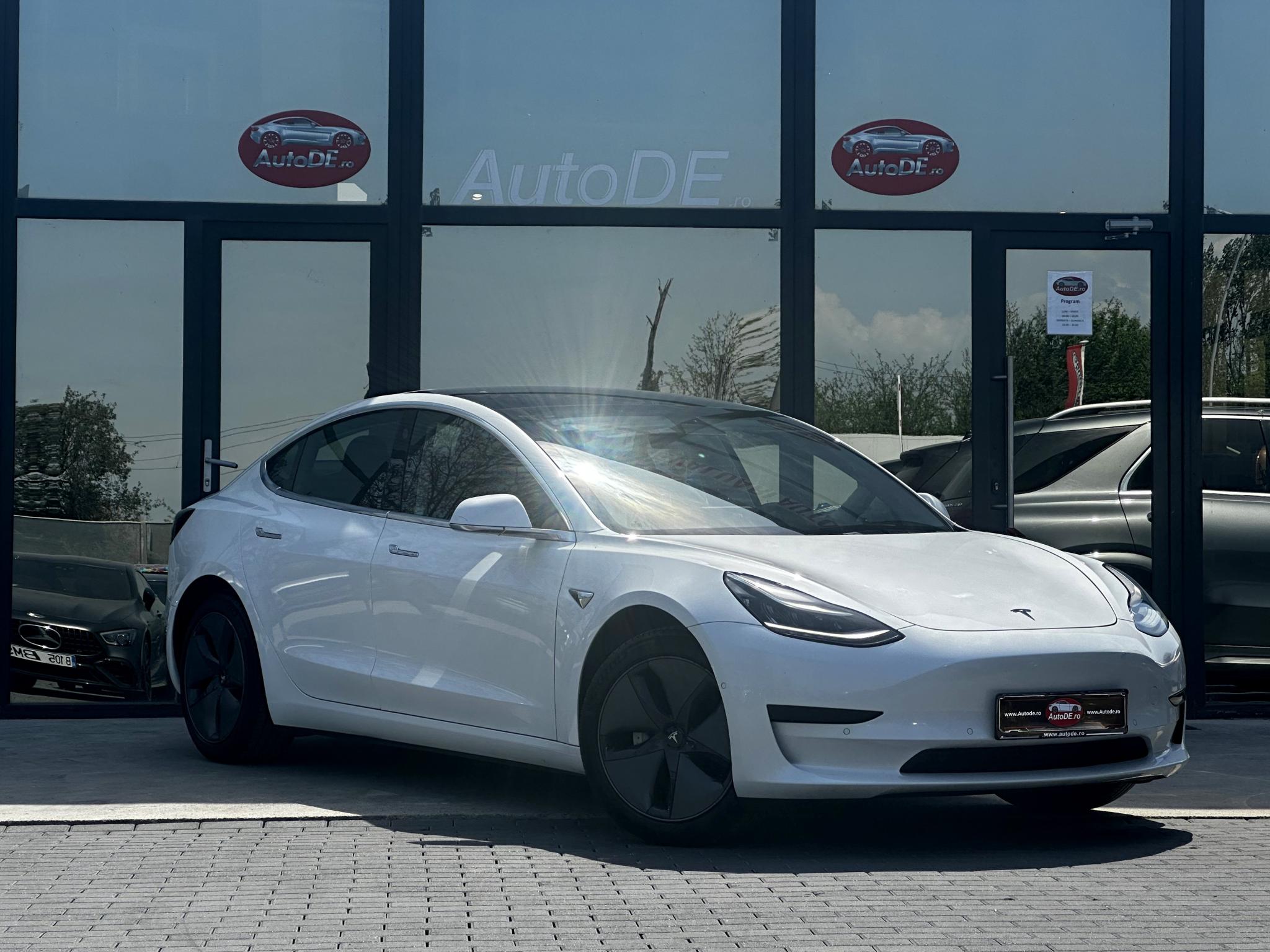 Tesla-Model 3