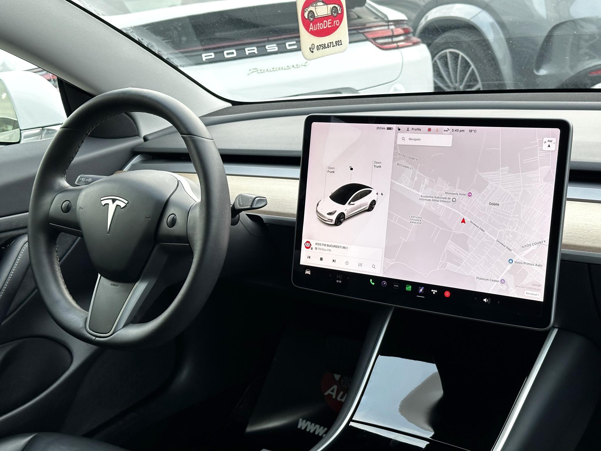Tesla-Model 3