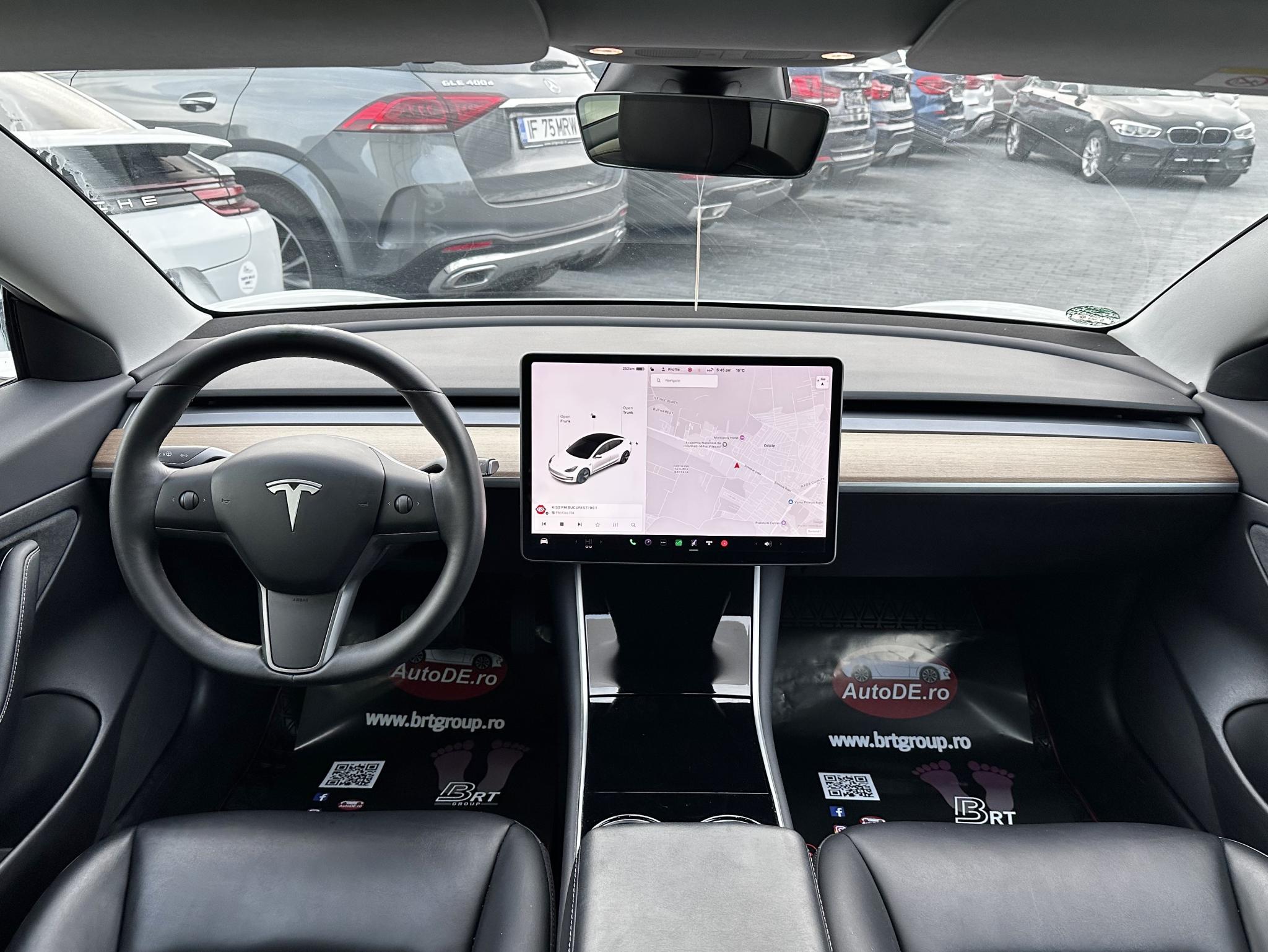 Tesla-Model 3