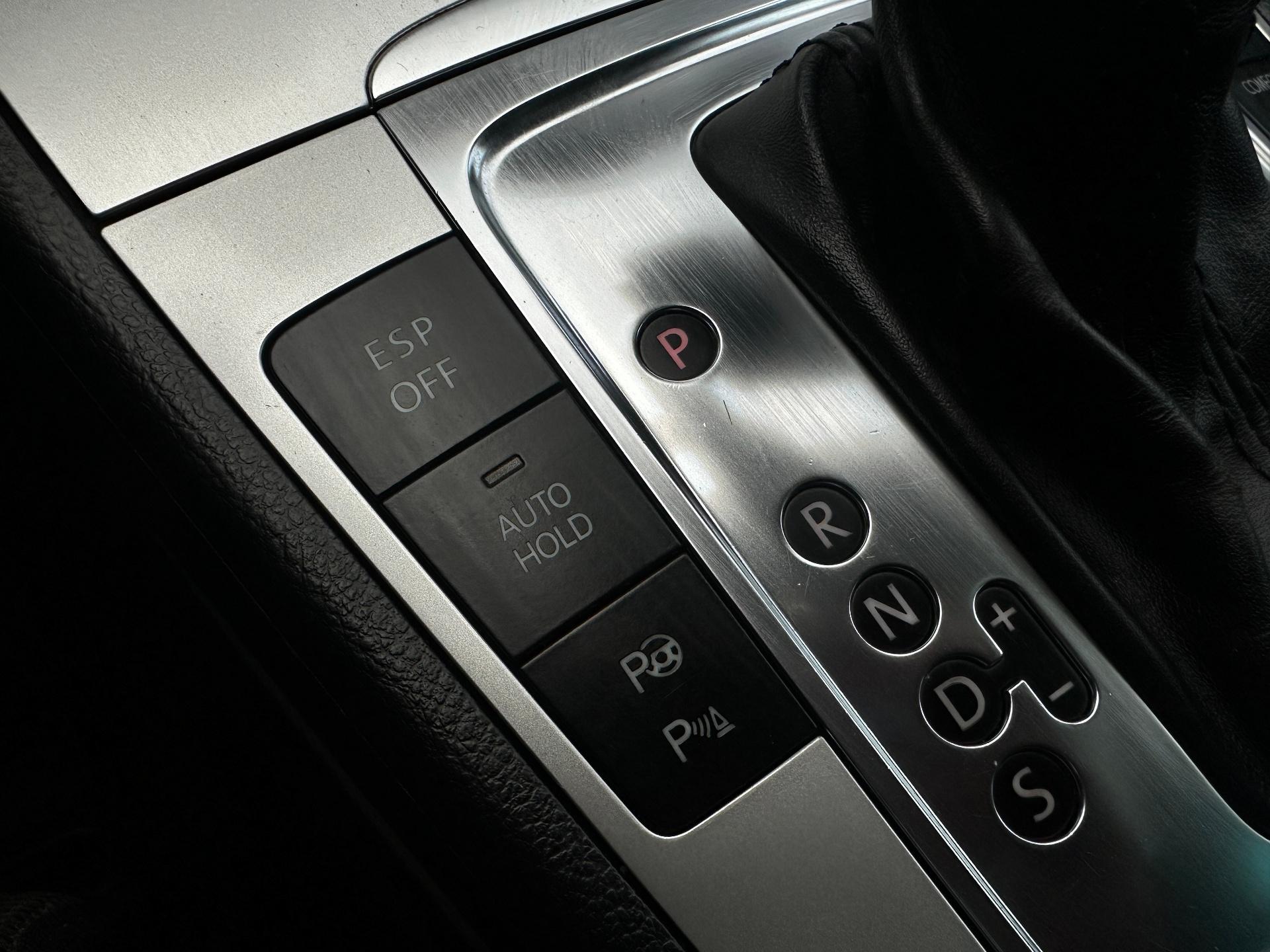 Volkswagen-Passat CC