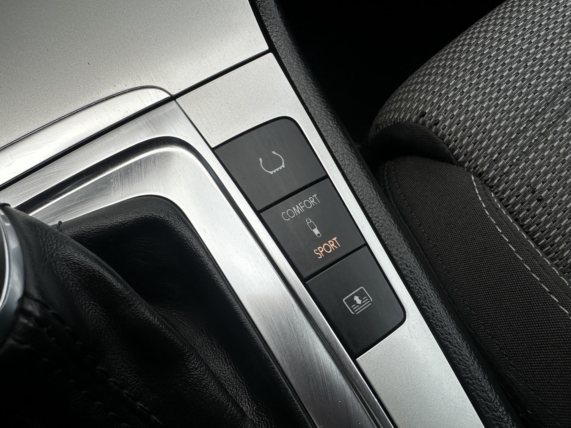 Volkswagen-Passat CC