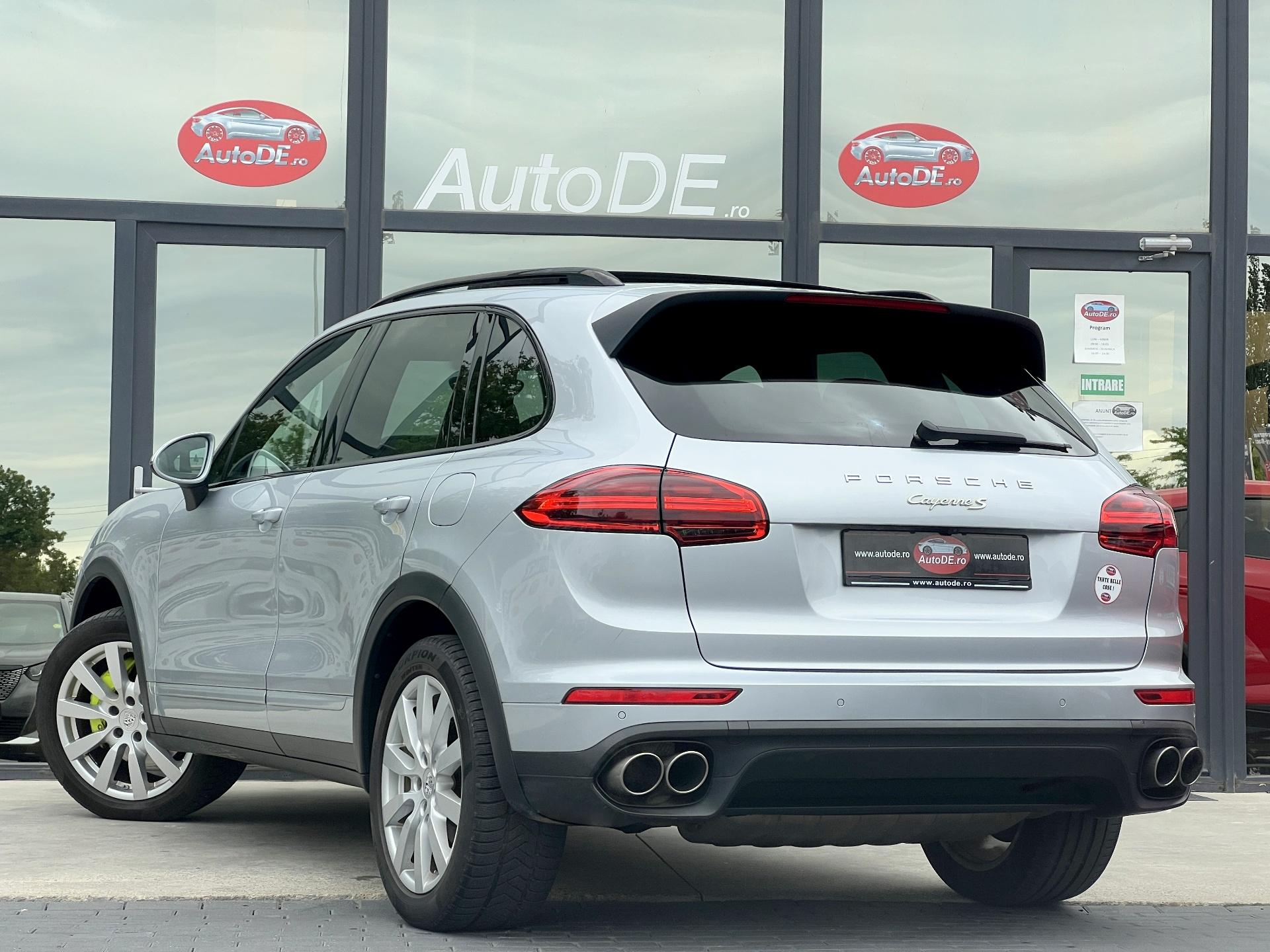 Porsche-Cayenne