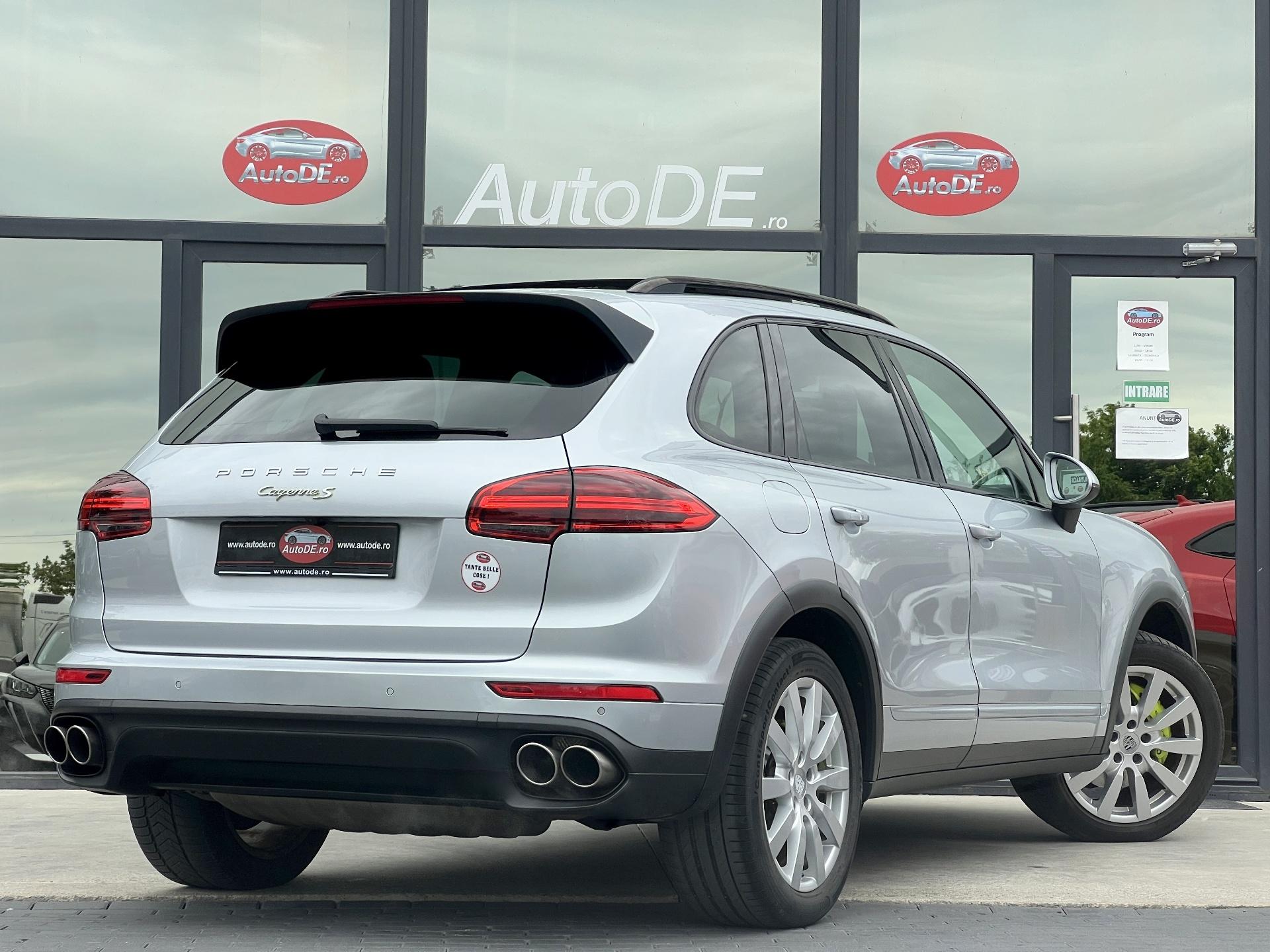 Porsche-Cayenne