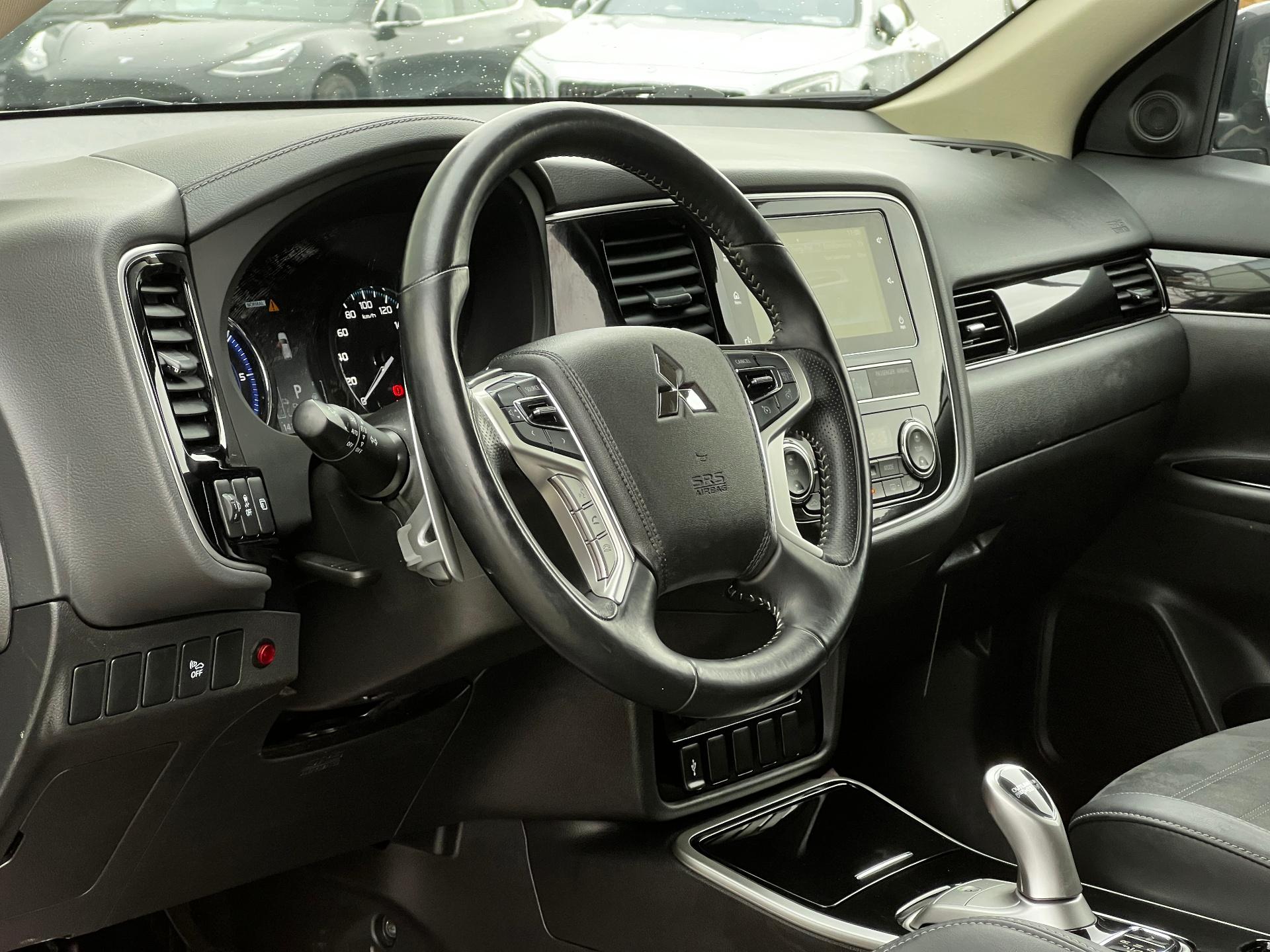 Mitsubishi-Outlander