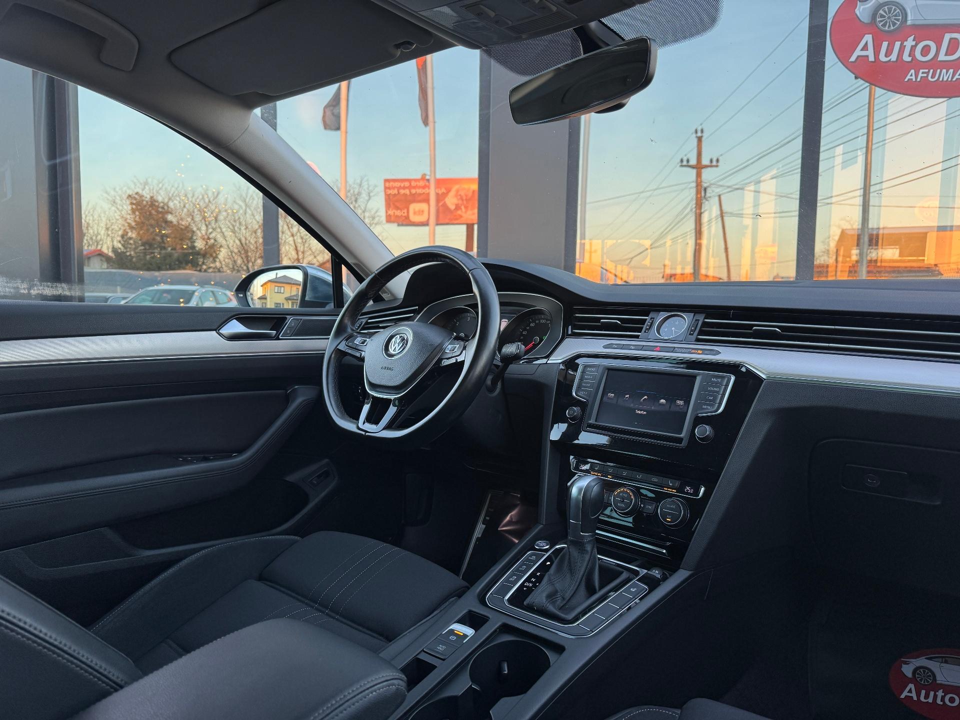 Volkswagen-Passat Alltrack