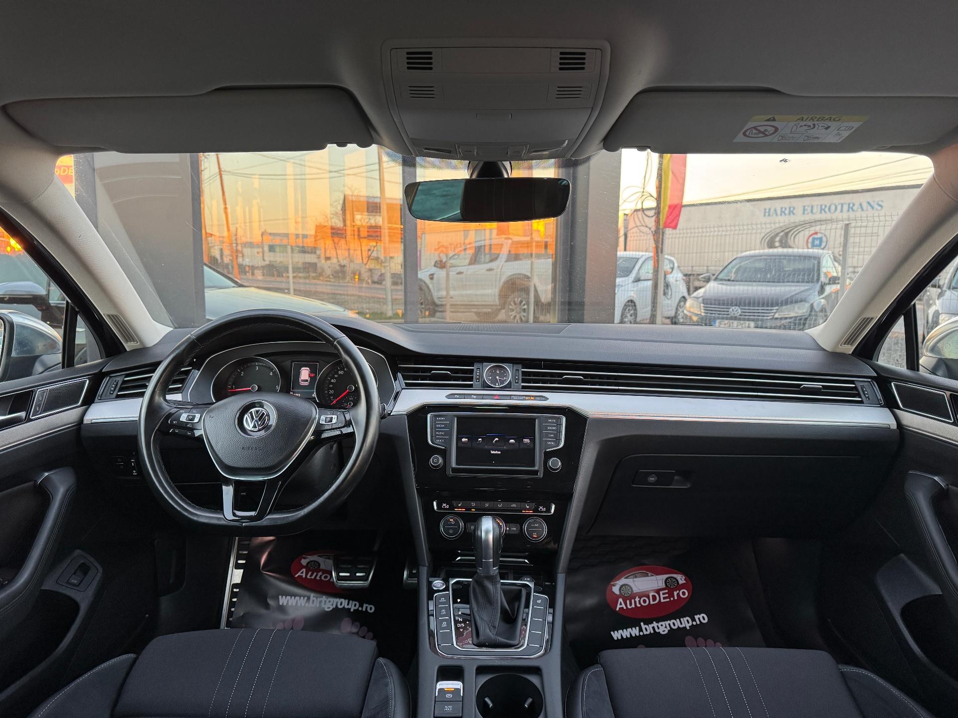 Volkswagen-Passat Alltrack