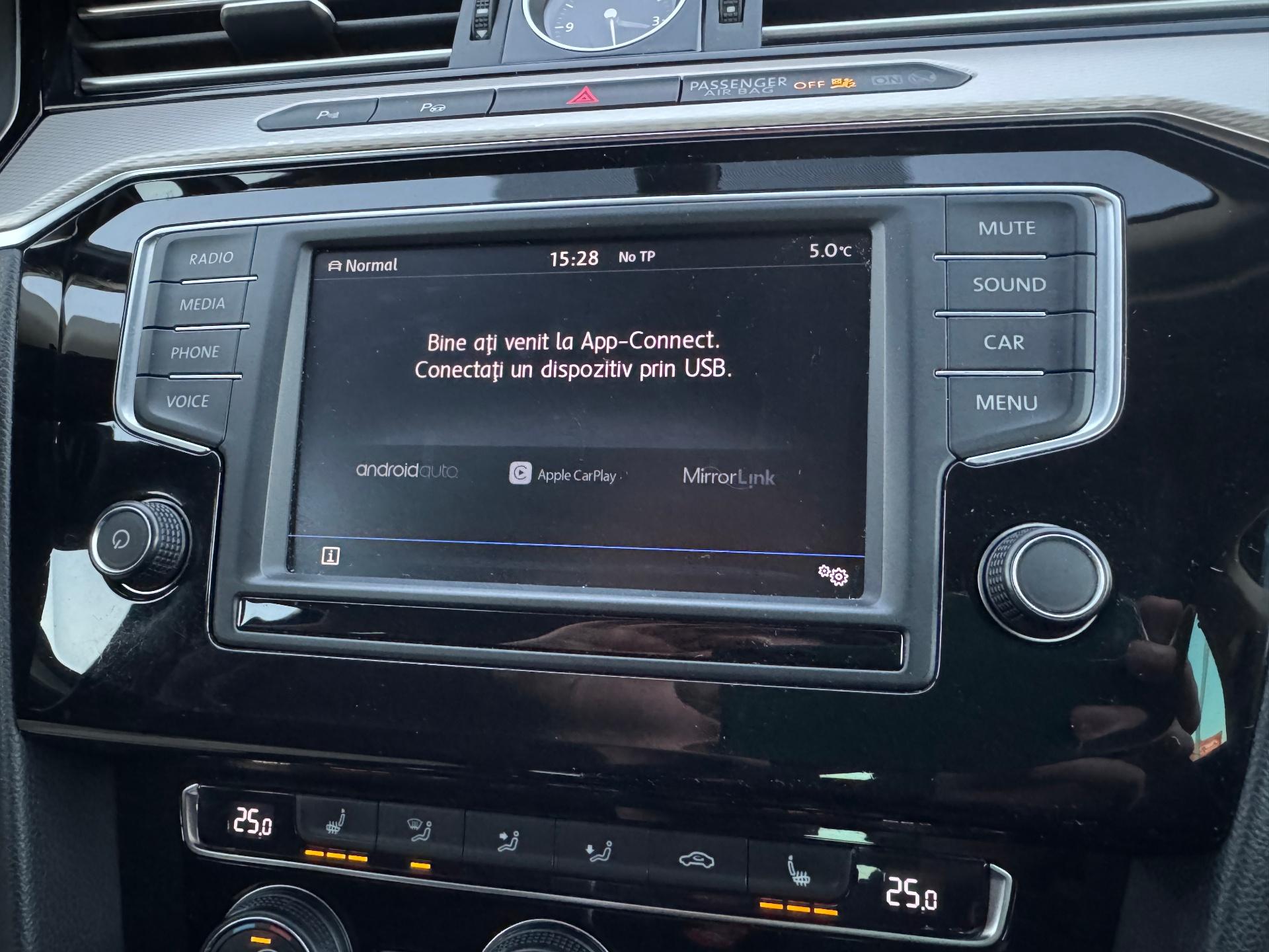 Volkswagen-Passat Alltrack