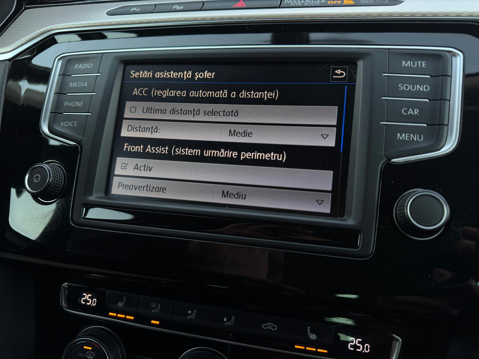 Volkswagen-Passat Alltrack