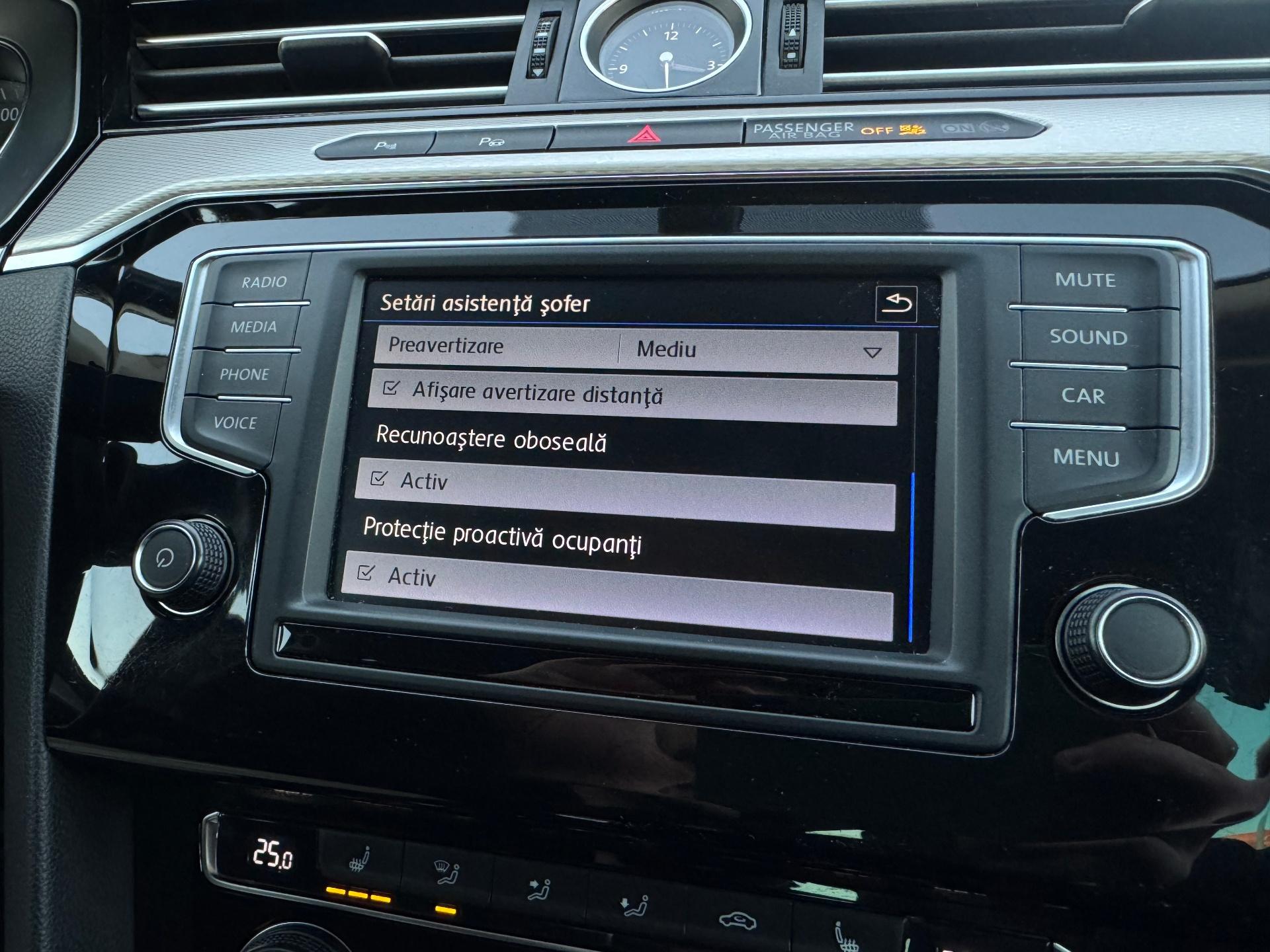 Volkswagen-Passat Alltrack