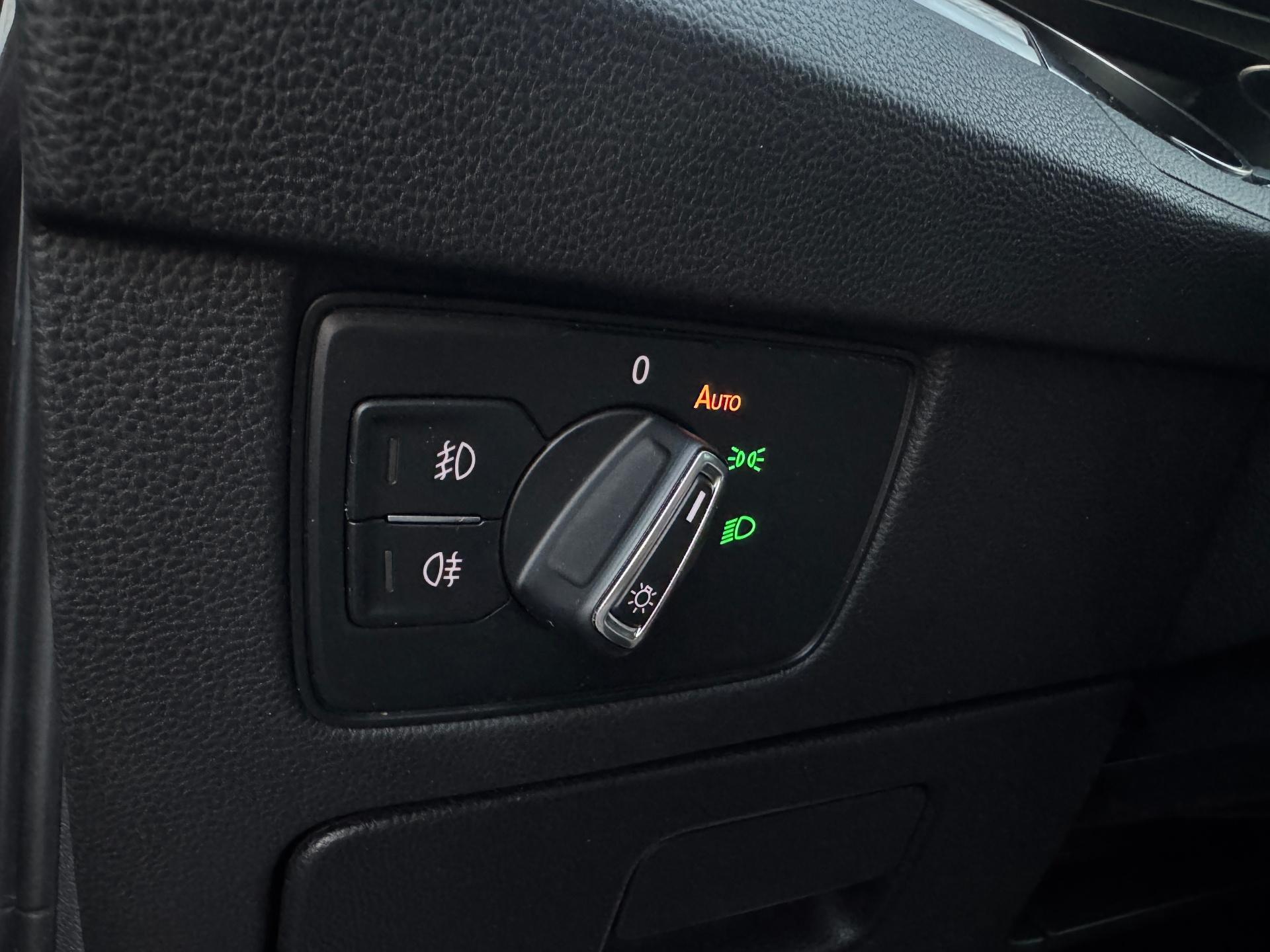 Volkswagen-Passat Alltrack