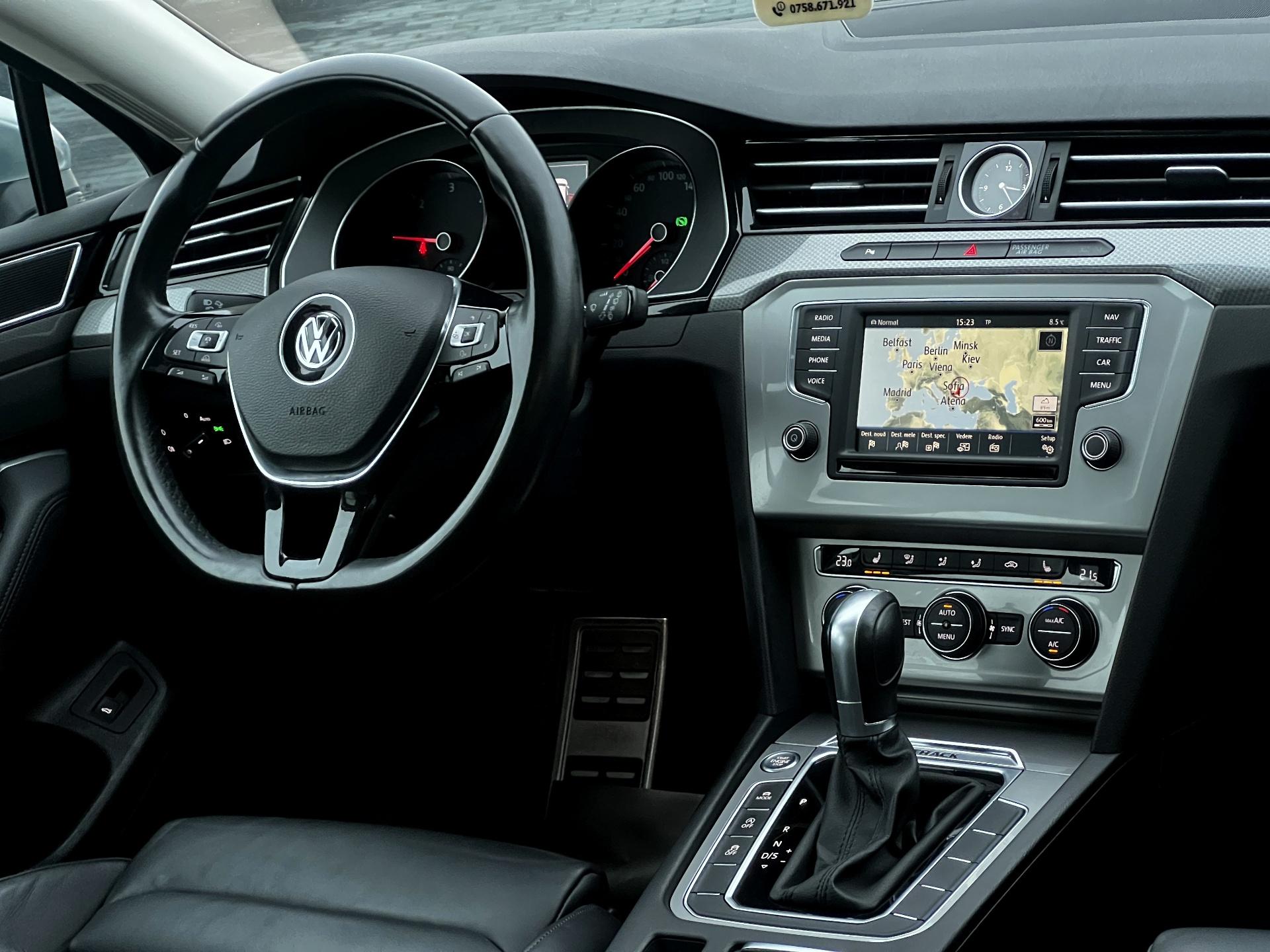 Volkswagen-Passat Alltrack