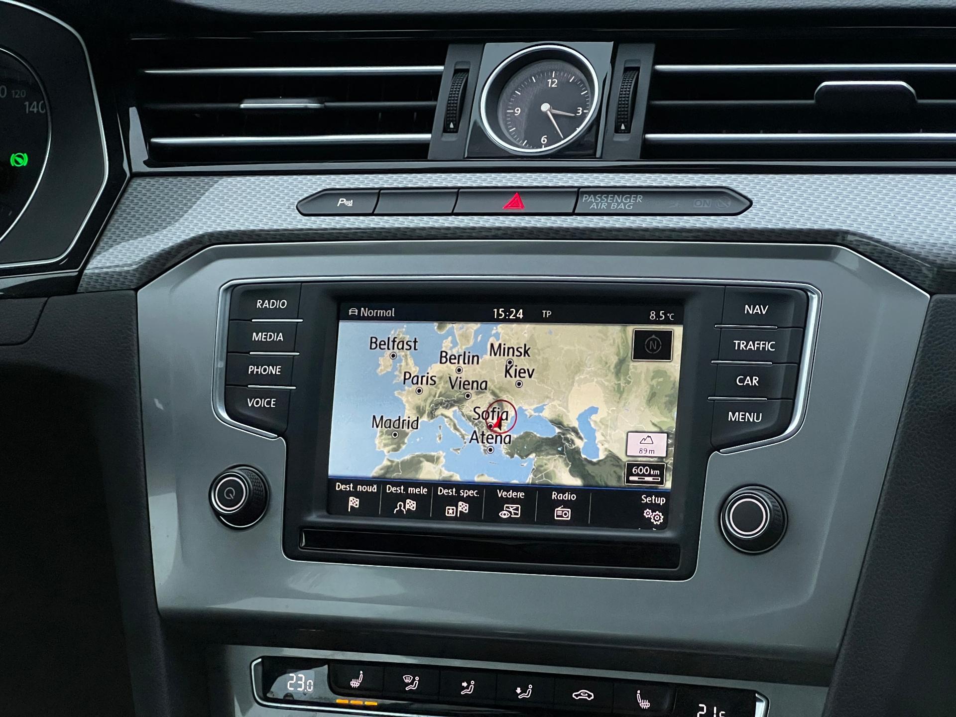 Volkswagen-Passat Alltrack