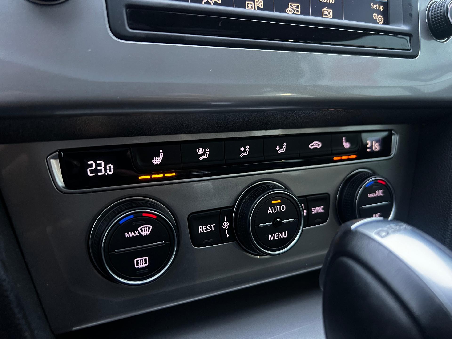 Volkswagen-Passat Alltrack