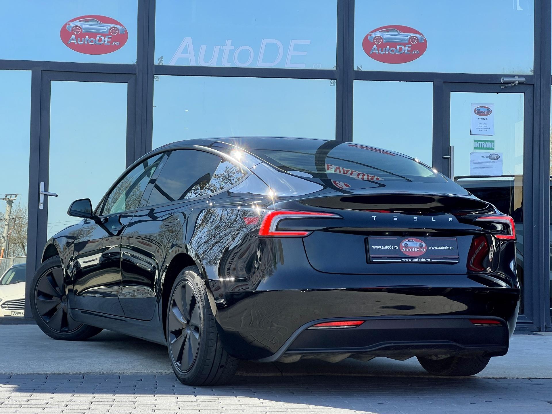 Tesla-Model 3