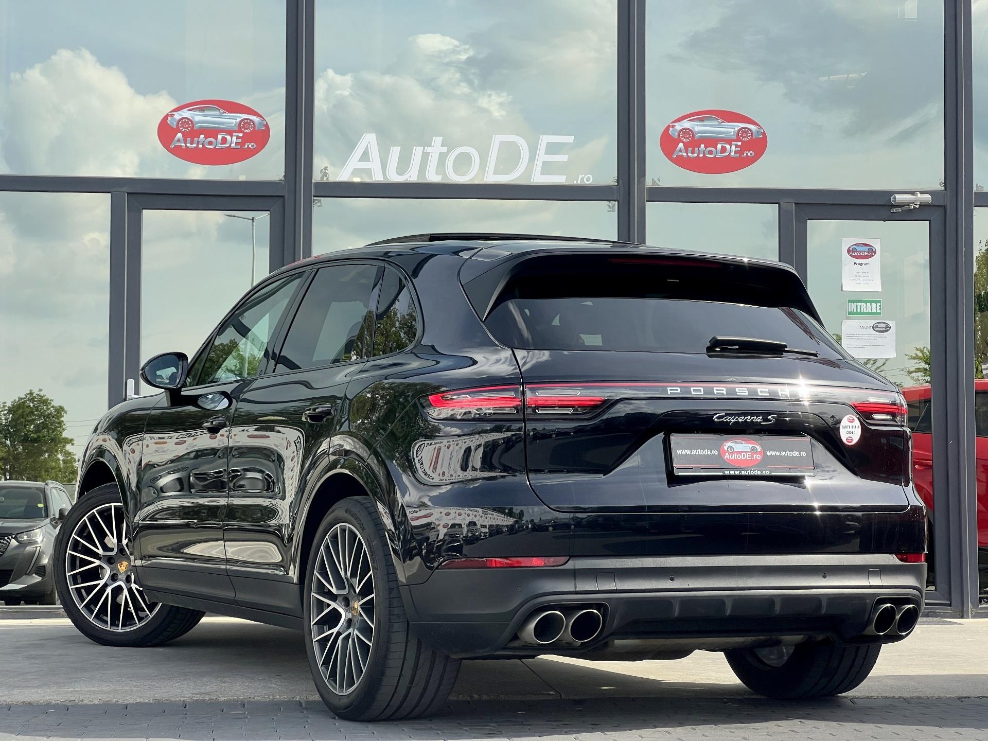 Porsche-Cayenne