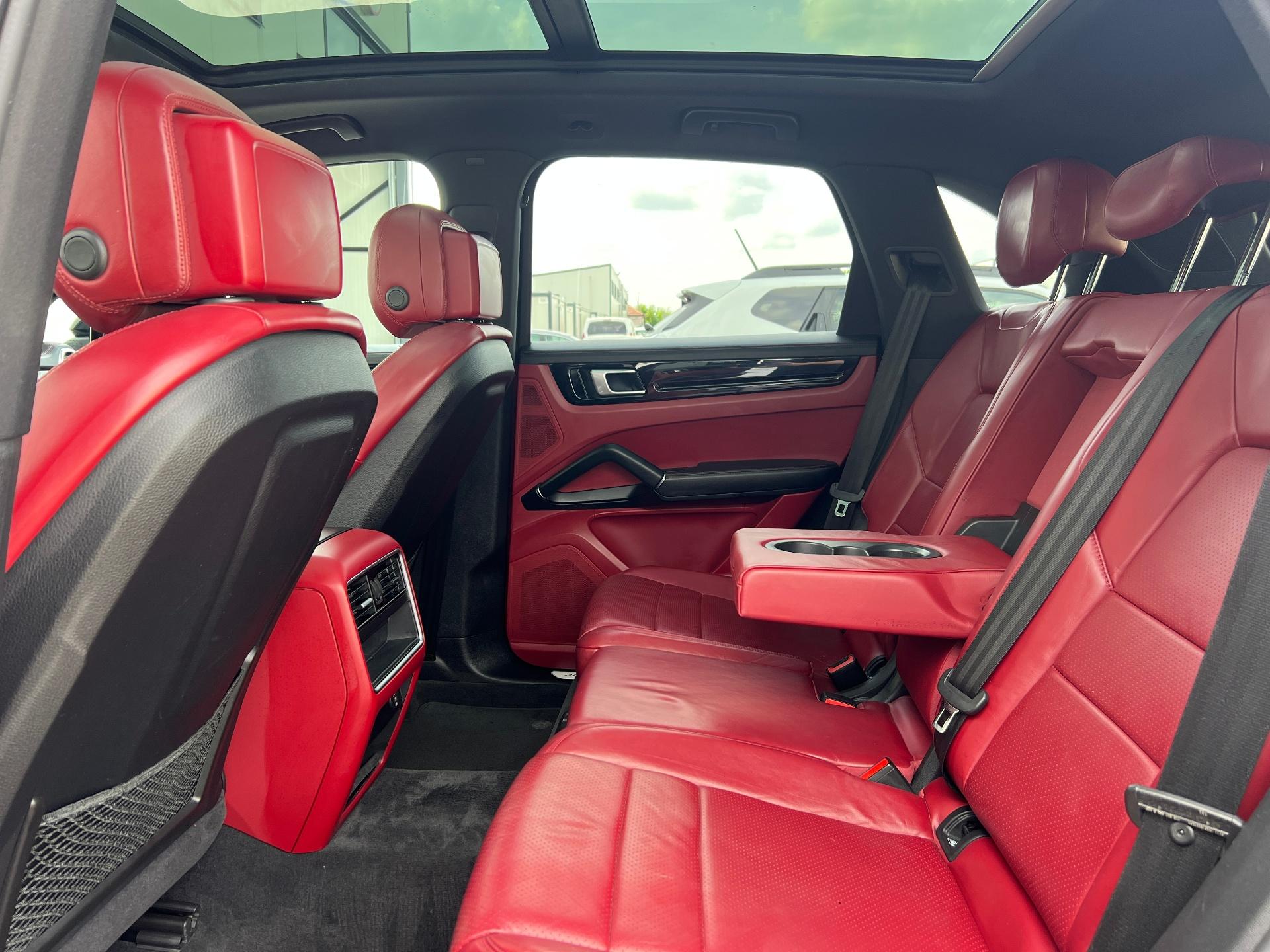 Porsche-Cayenne